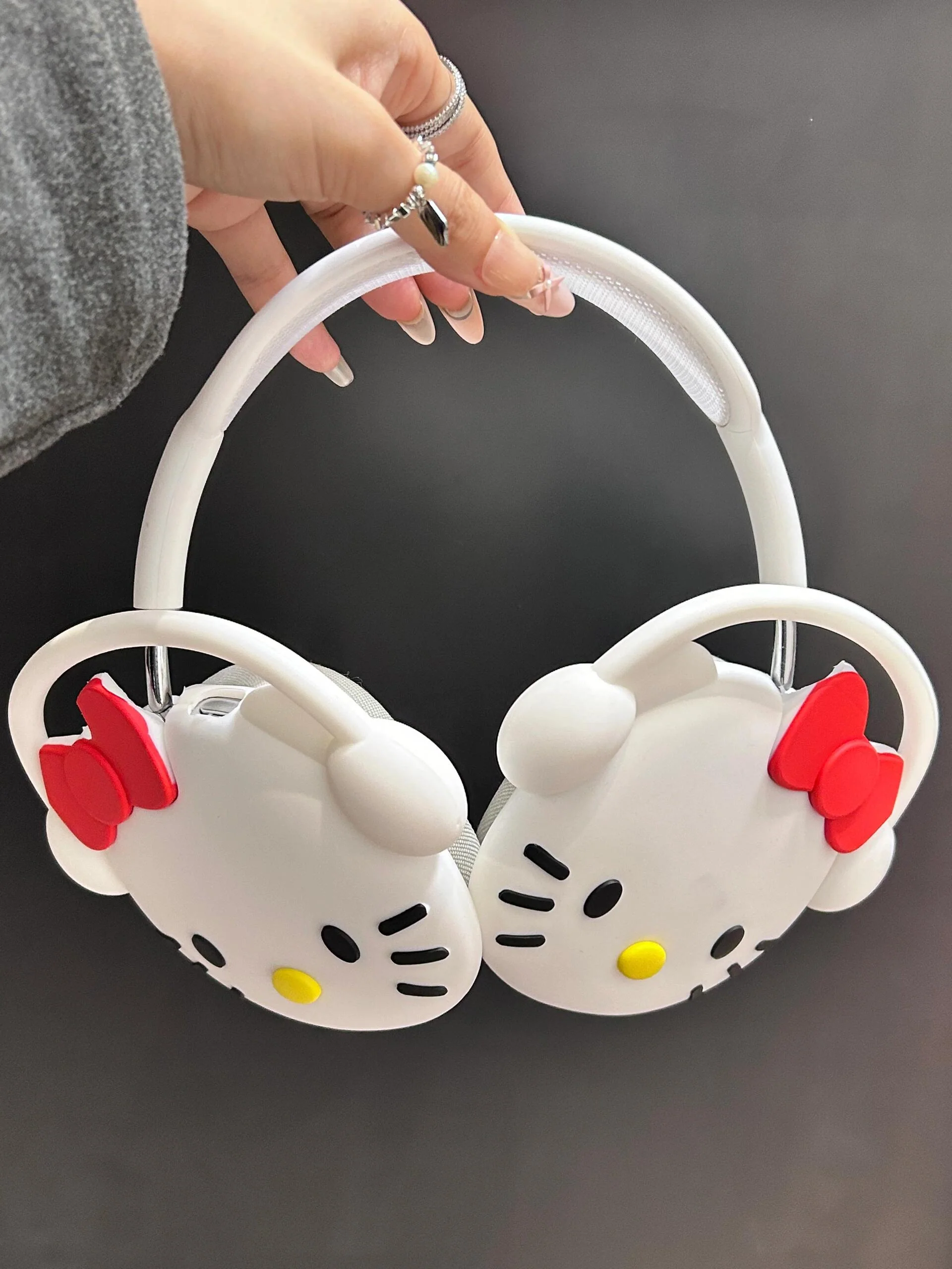Hellokitty Silicone Case Cover for AirPods Max Headphones