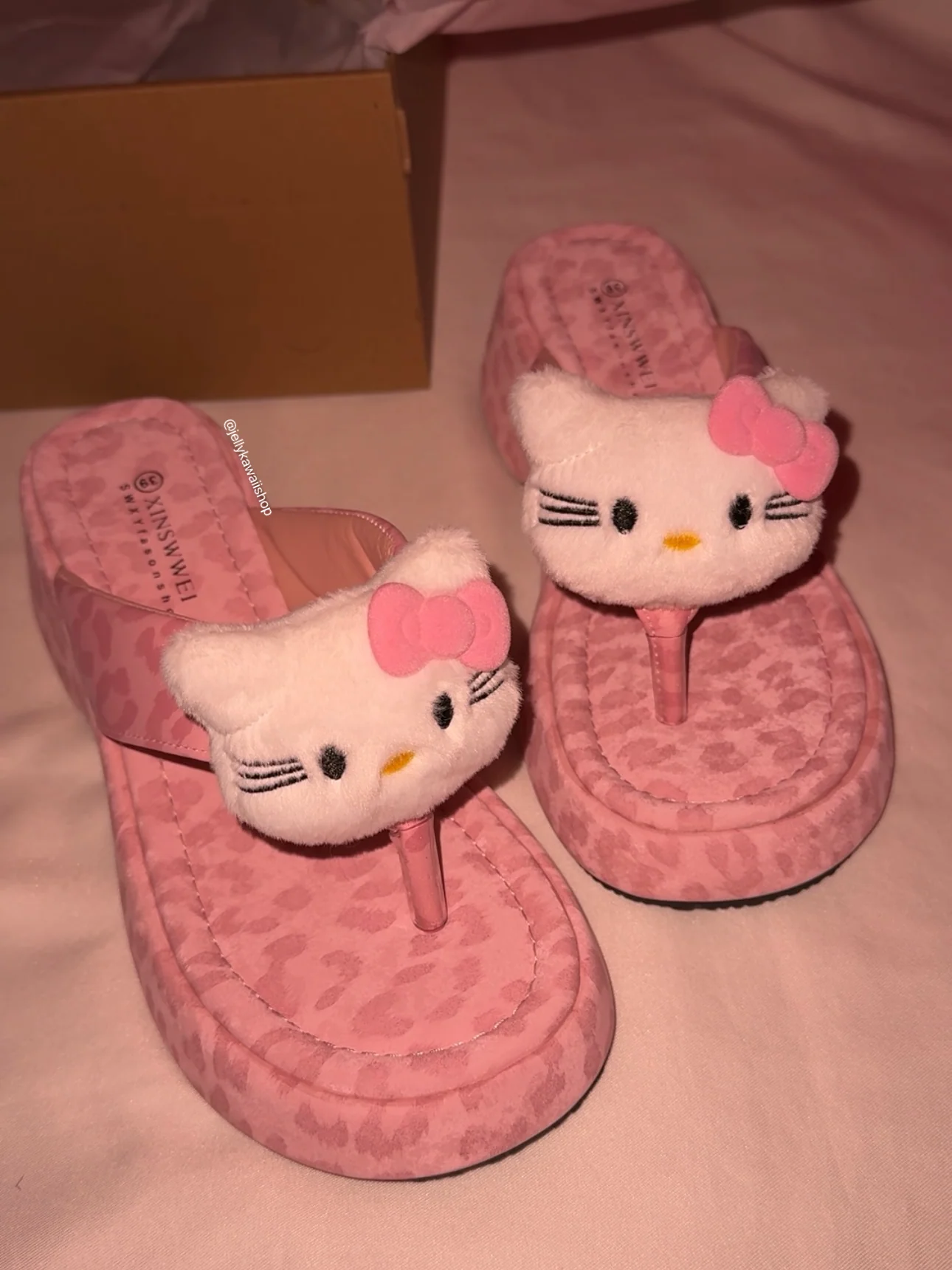 Hellokitty Pink Leopard Print PU Women's 6cm Sandals Cute Slippers Non-Slip Flip Flops Chunky Slippers