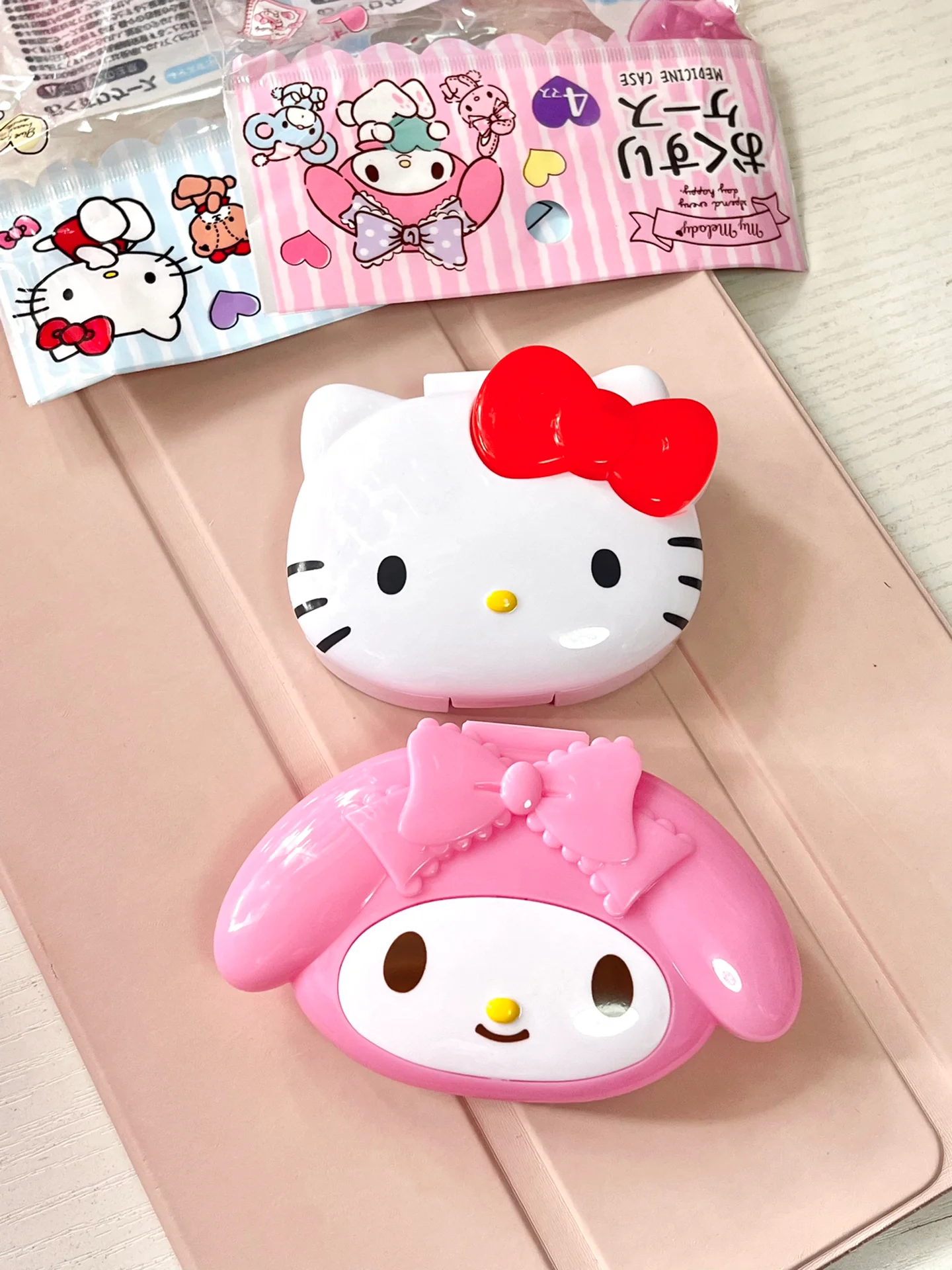 Sanrio Cute Pill Organizer-Pill Boxes for Travel Pill case Vitamins Fish Oil Supplements, Medication Organizer Dispenser for Fish Oils, Vitamin Holder Supplement