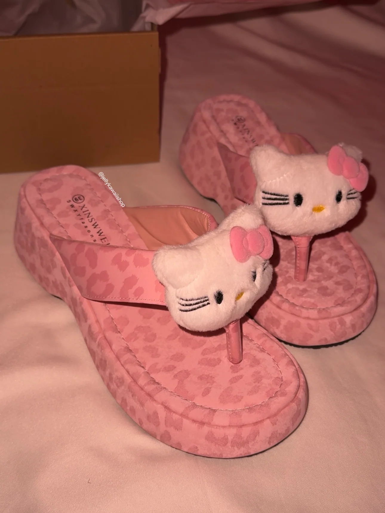 Hellokitty Pink Leopard Print PU Women's 6cm Sandals Cute Slippers Non-Slip Flip Flops Chunky Slippers