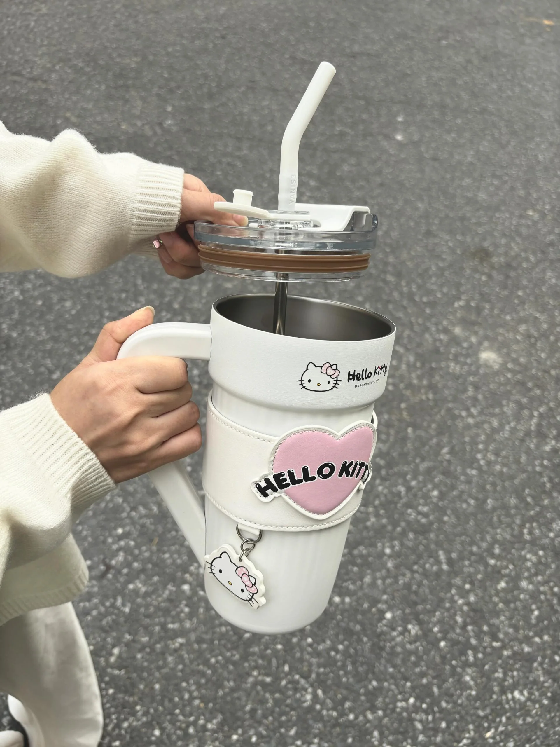 Sanrio 40 oz Tumbler with Handle & Carrier Bag, Stainless Steel Insulated Cup with Lid & Straw Gym Water Bottle Cupholder Friendly Women Travel Mug with Sleeve Holder