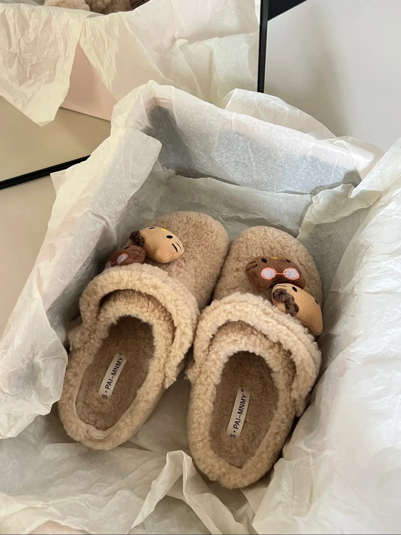 Hellokitty Fuzzy Plush Clogs Fluffy Winter House Shoes Indoor and Outdoor