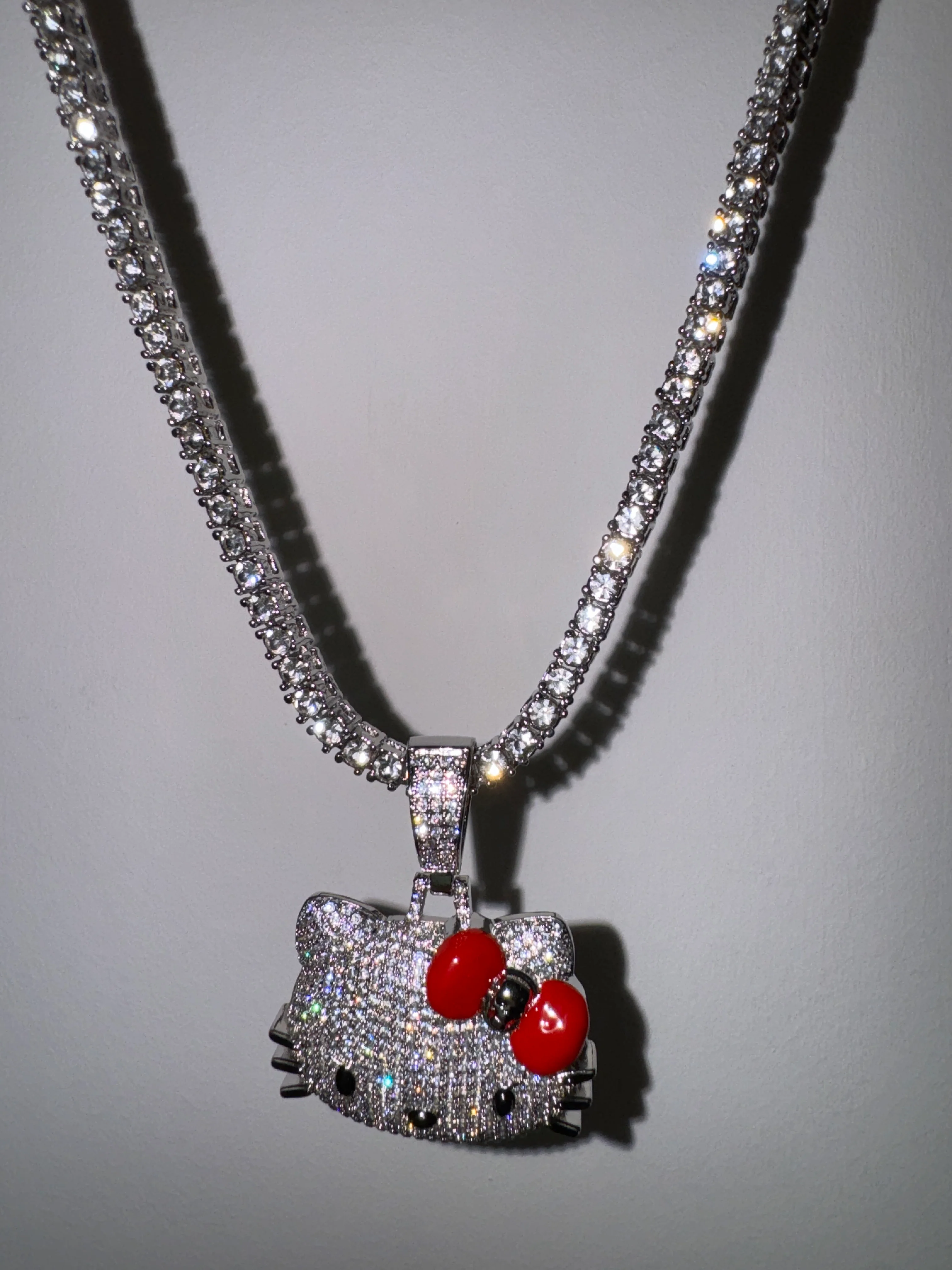 Hellokitty Sparkly Necklace Shiny Rhinestone Tennis Chain Necklace Punk Rock Style Jewelry（Velvet Gift Box Packing）