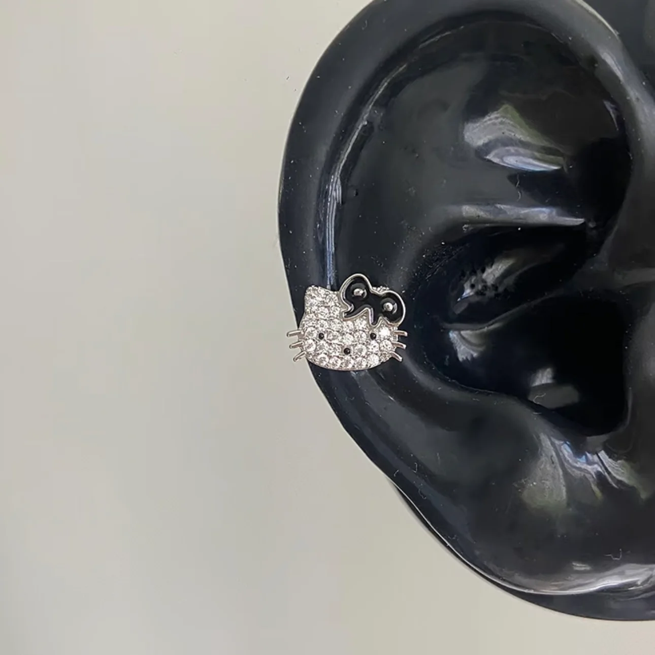 Hellokitty Earrings Rhinestone Cute Titanium earrings