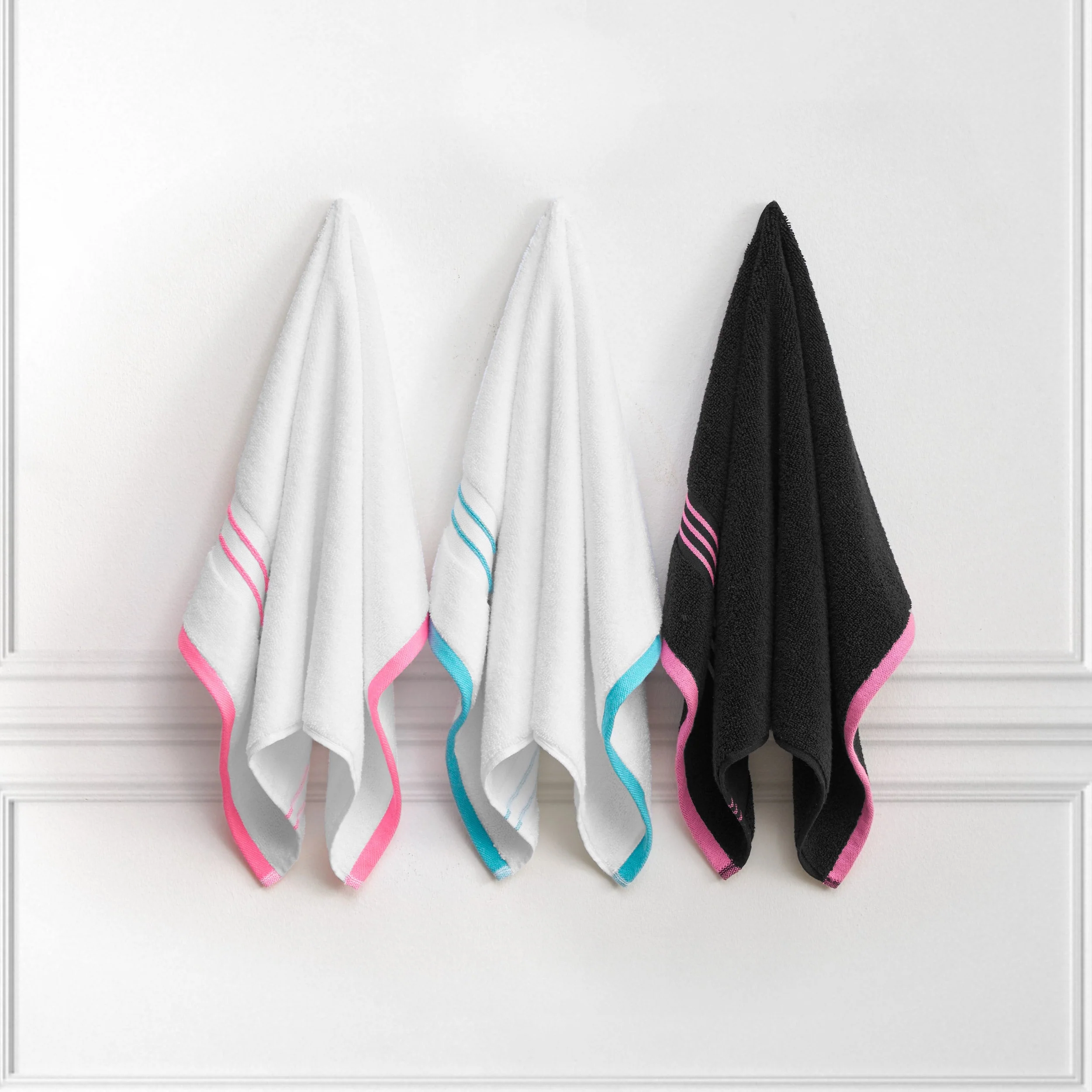 Neon Border Bath Towel Set