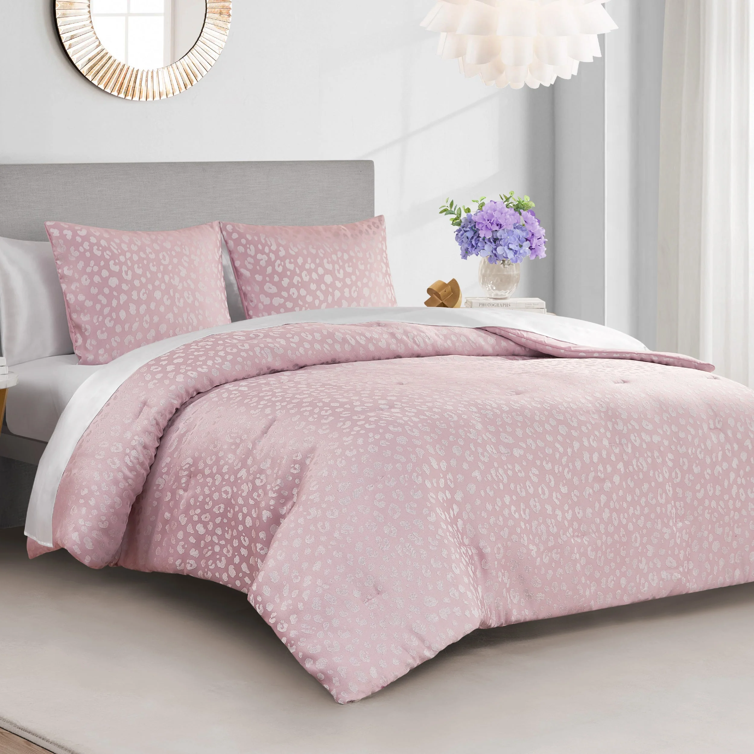 Sparkle Cheetah Jaquard Comforter Set