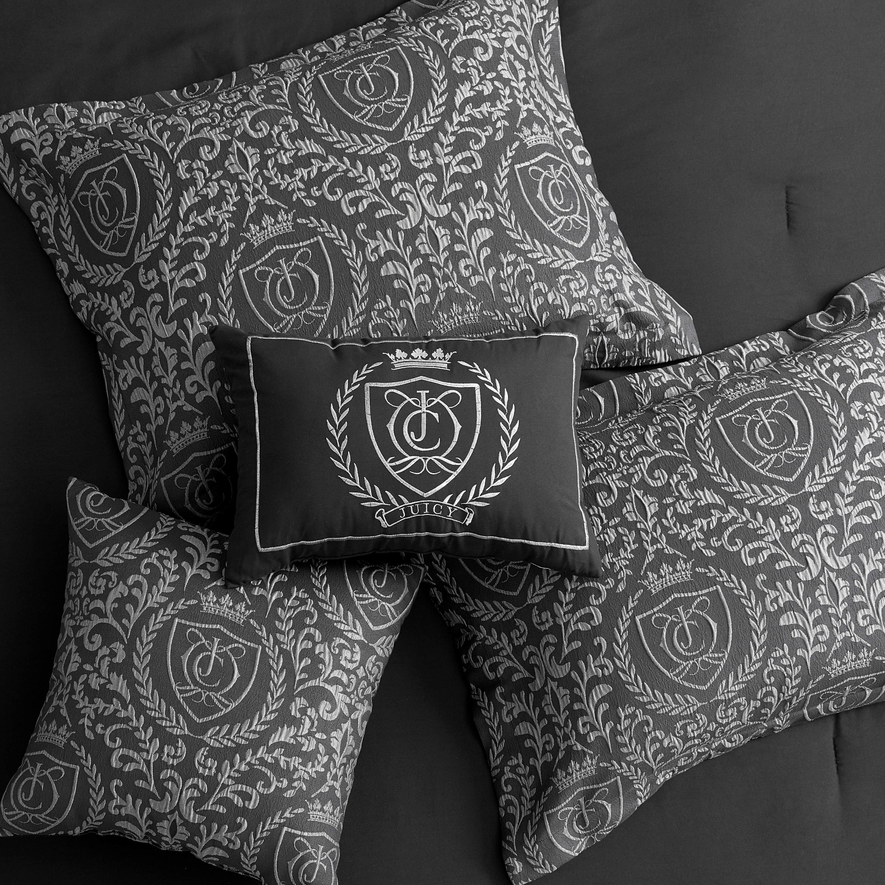 Dovona Comforter Set