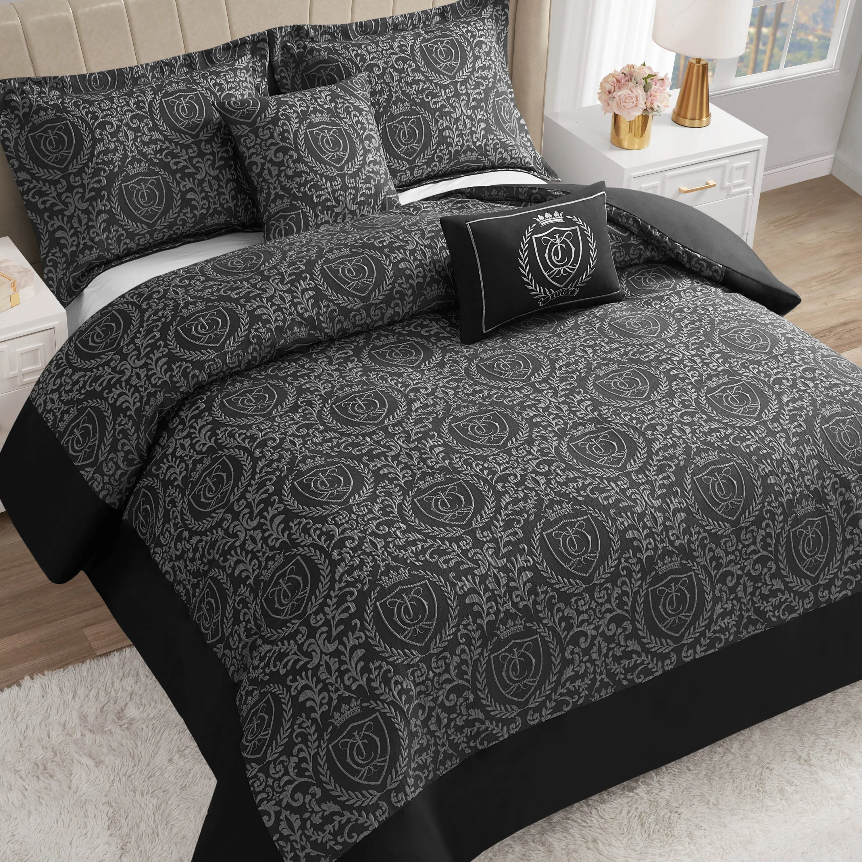 Dovona Comforter Set