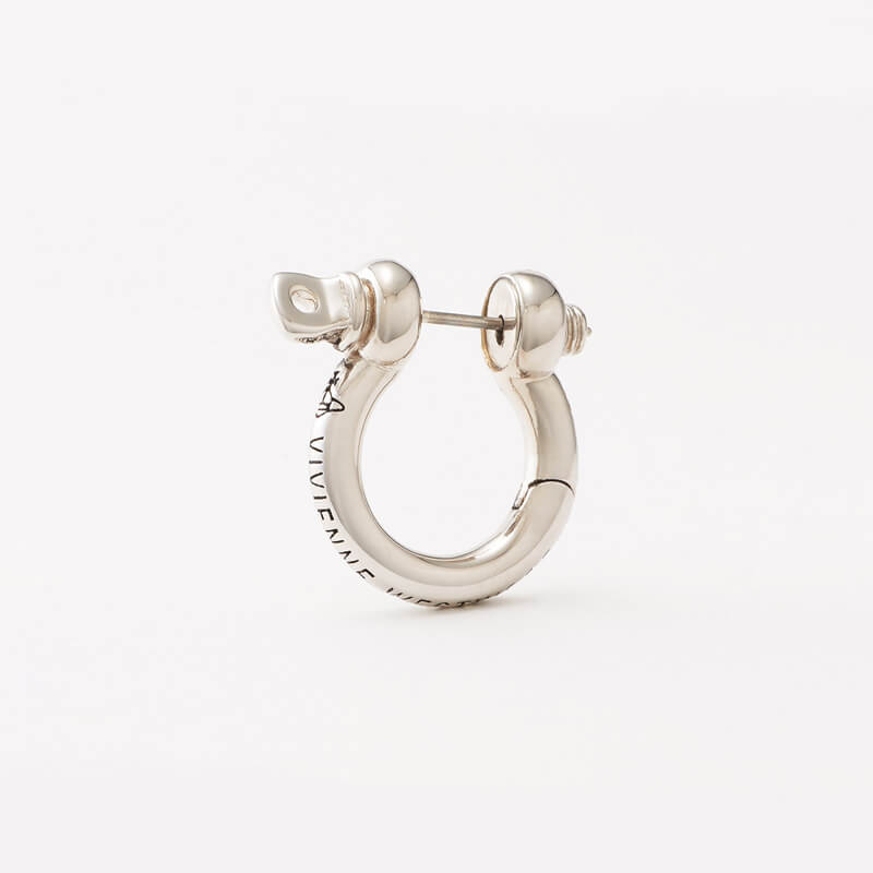 3 Colors MINERVA Screwed Alphabet Earrings