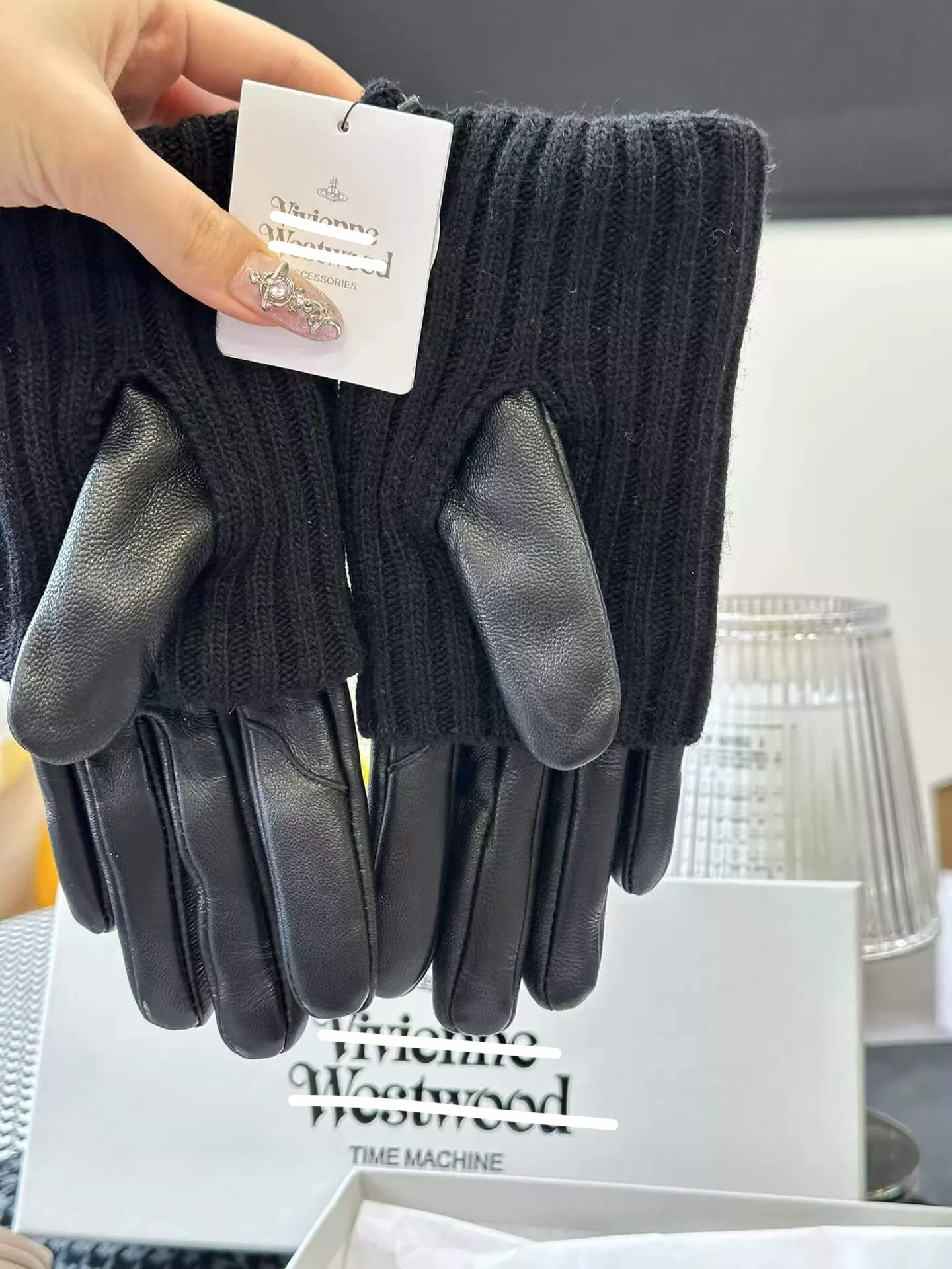 Leather Wool Saturn Mitten