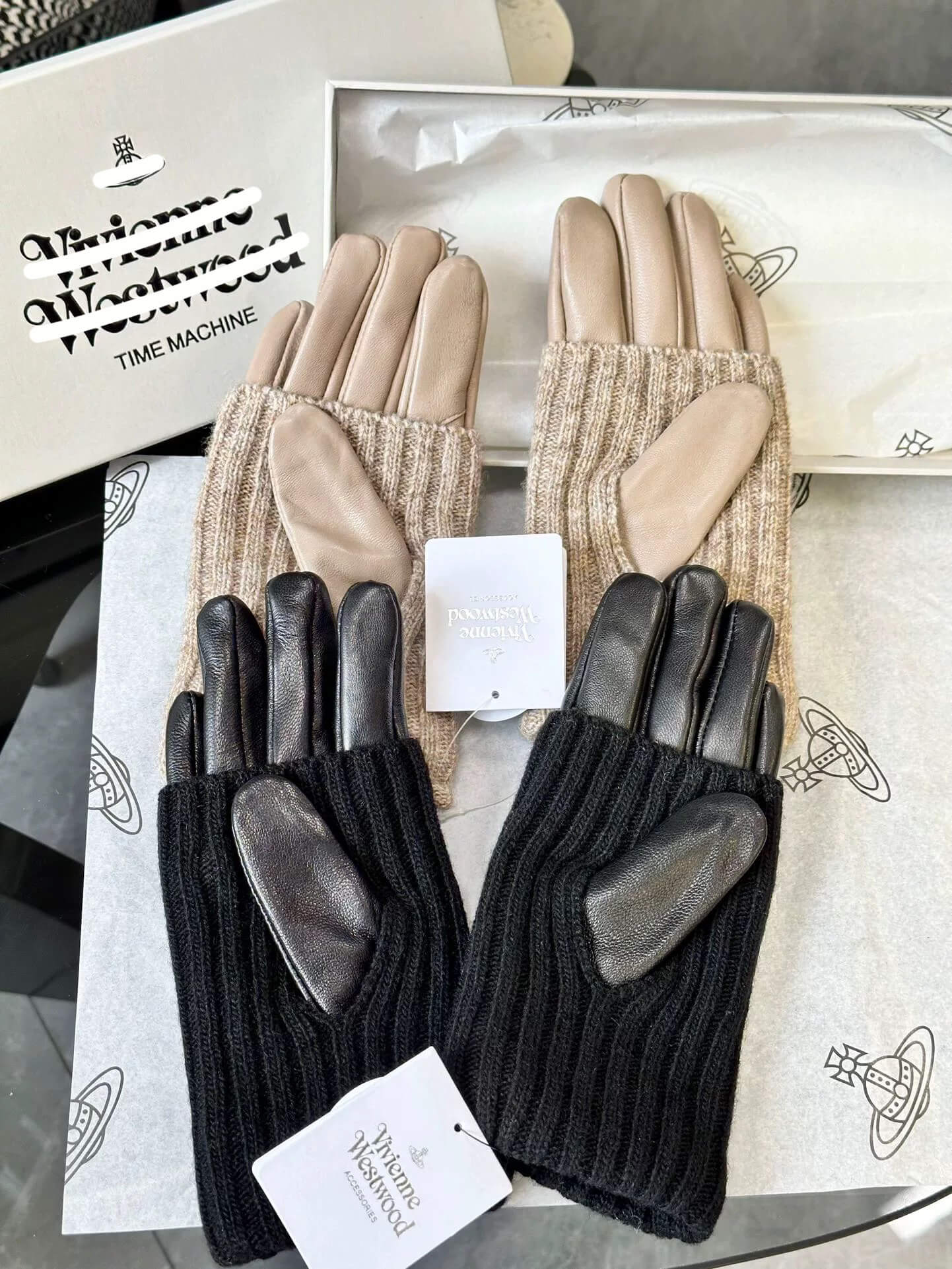 Leather Wool Saturn Mitten