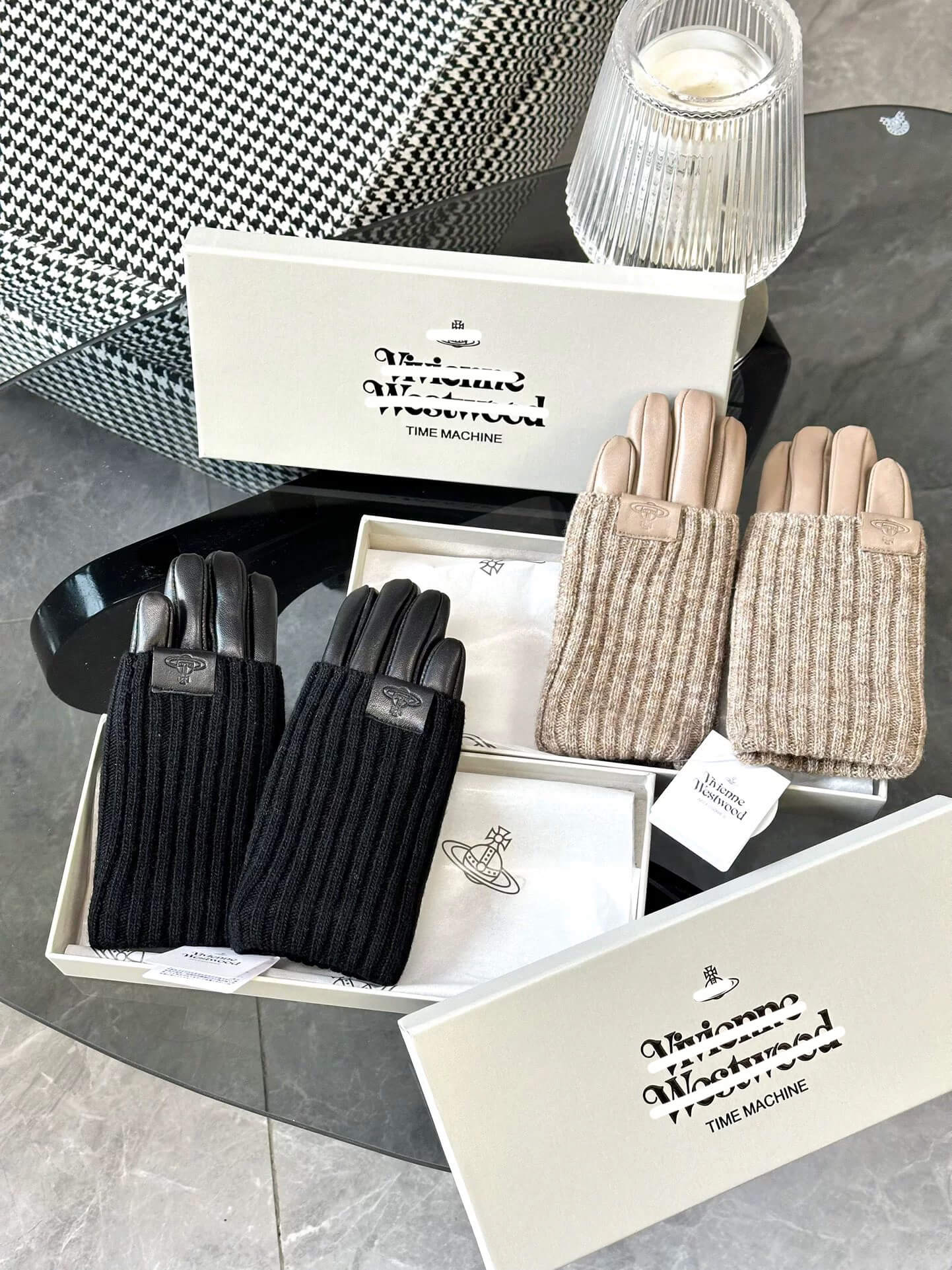 Leather Wool Saturn Mitten