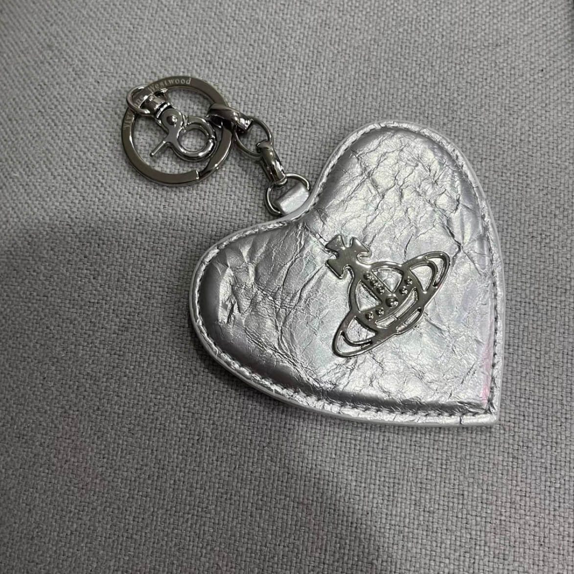 2 Colors Leather Heart Saturn Keychain Pendant