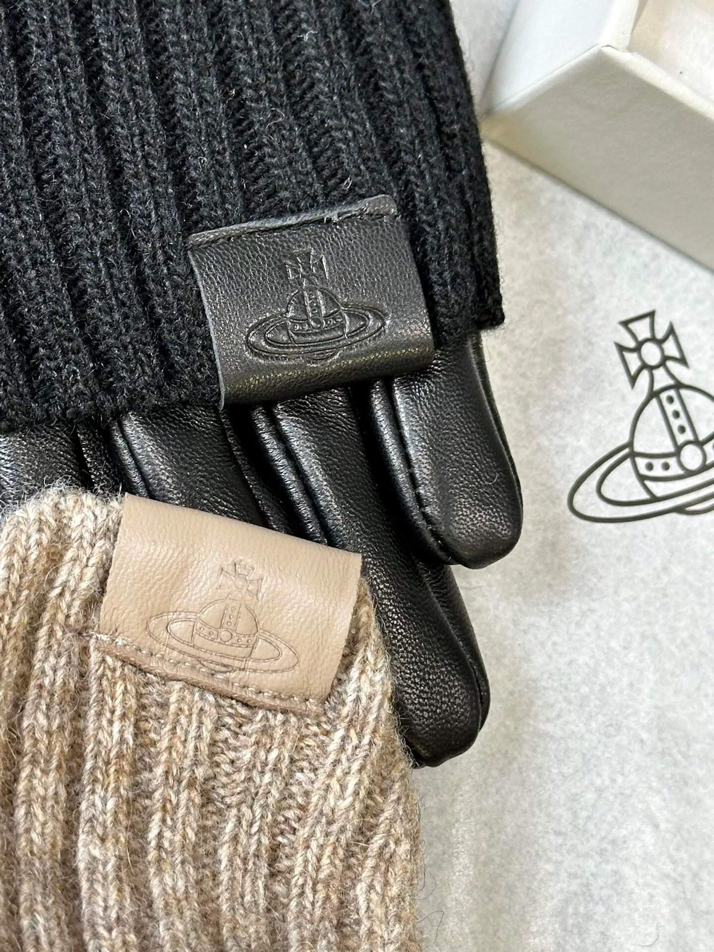 Leather Wool Saturn Mitten