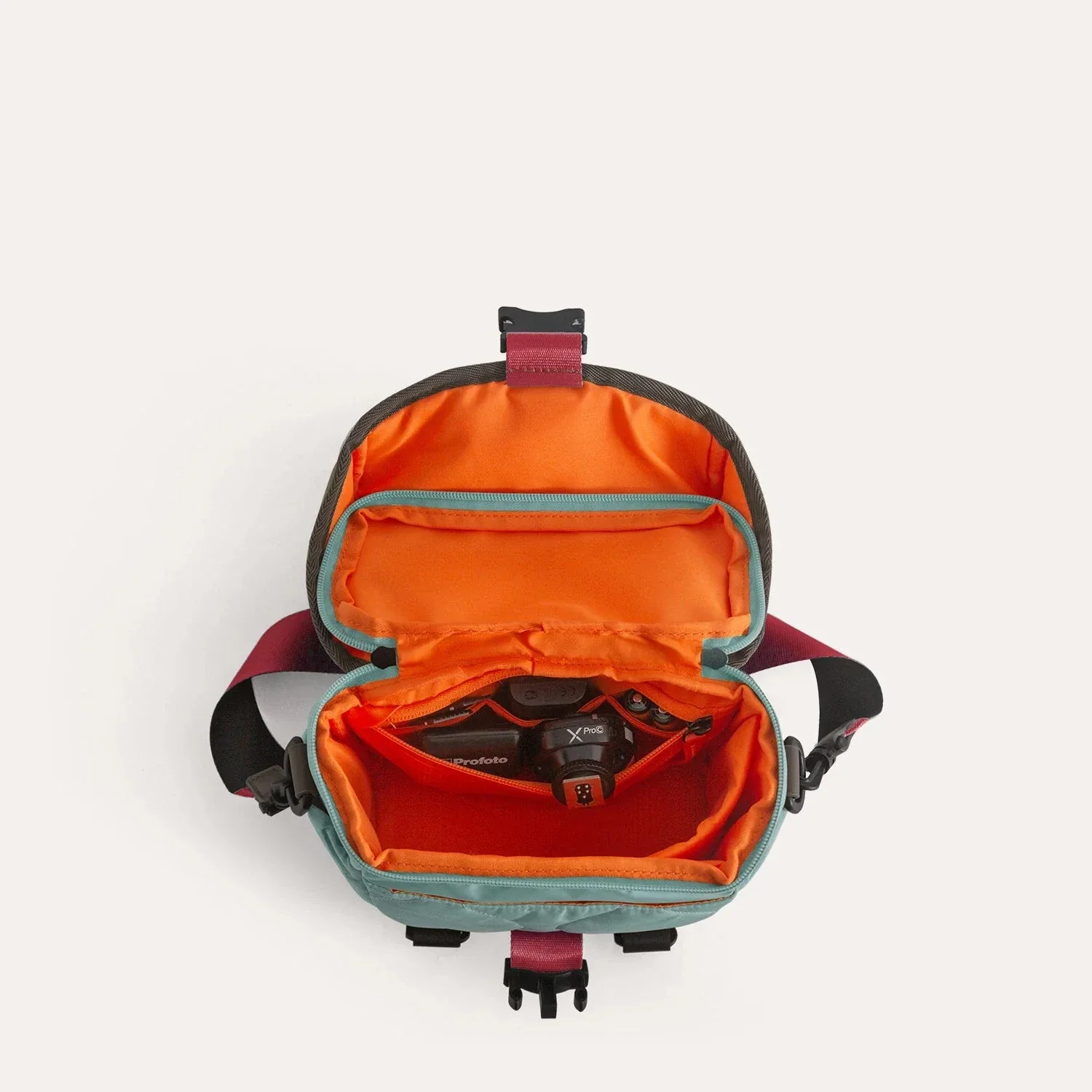 (FREE GIFT) Paz 4L Camera Sling