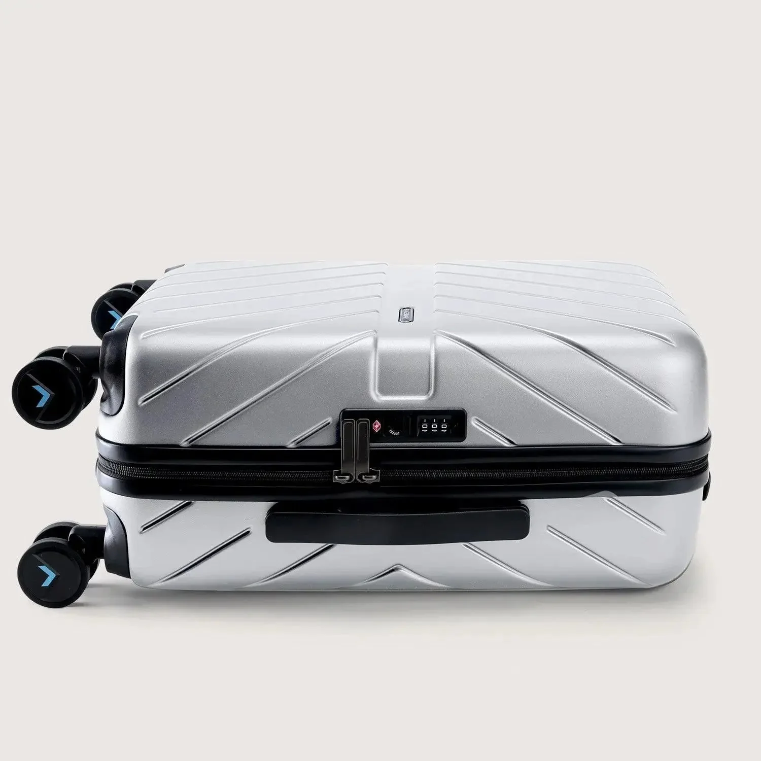 Daren 16-20 Inch Lightweight Hardside Carry-On Suitcase