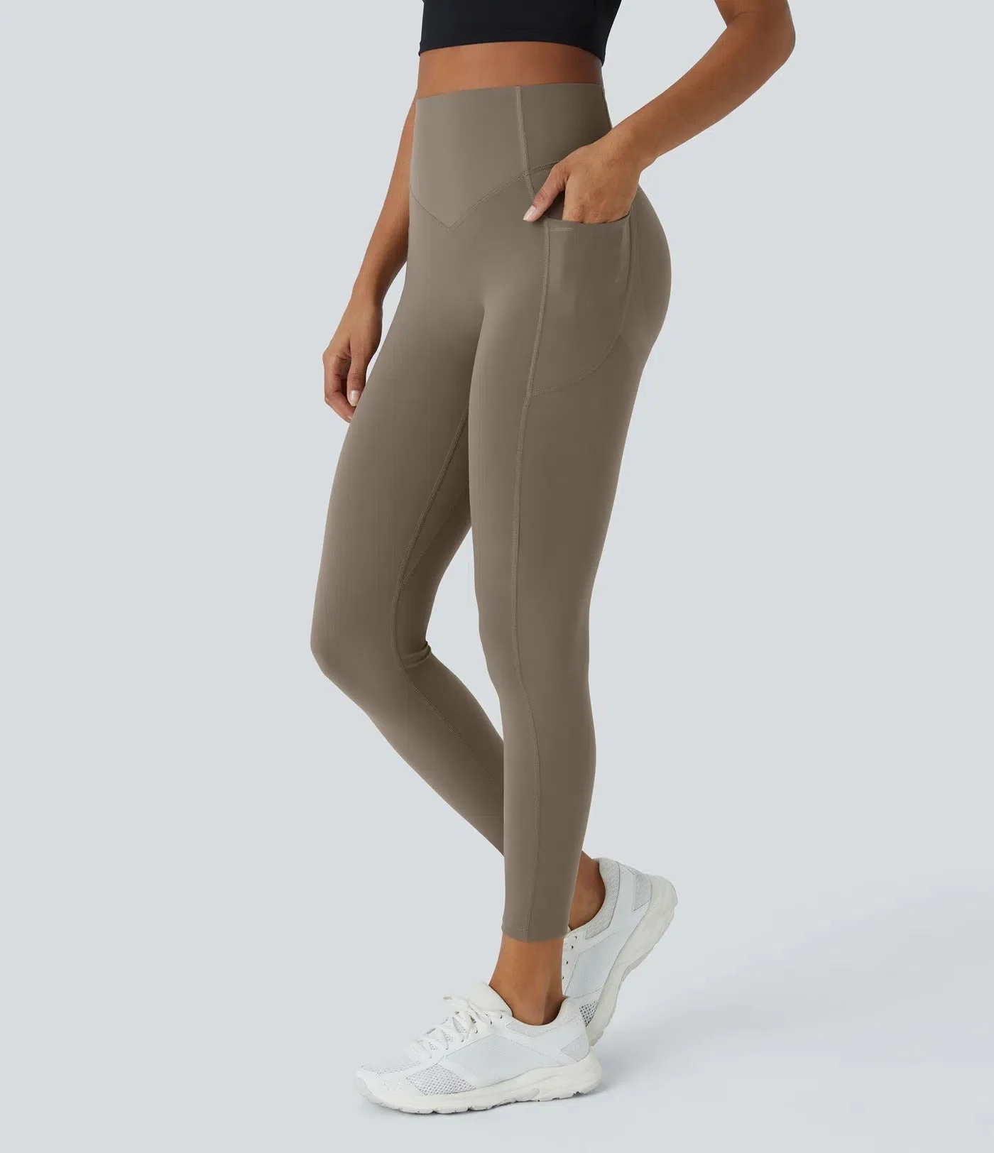 GlowLift Sculpted Leggings – Elegant Fit with Peach Effect