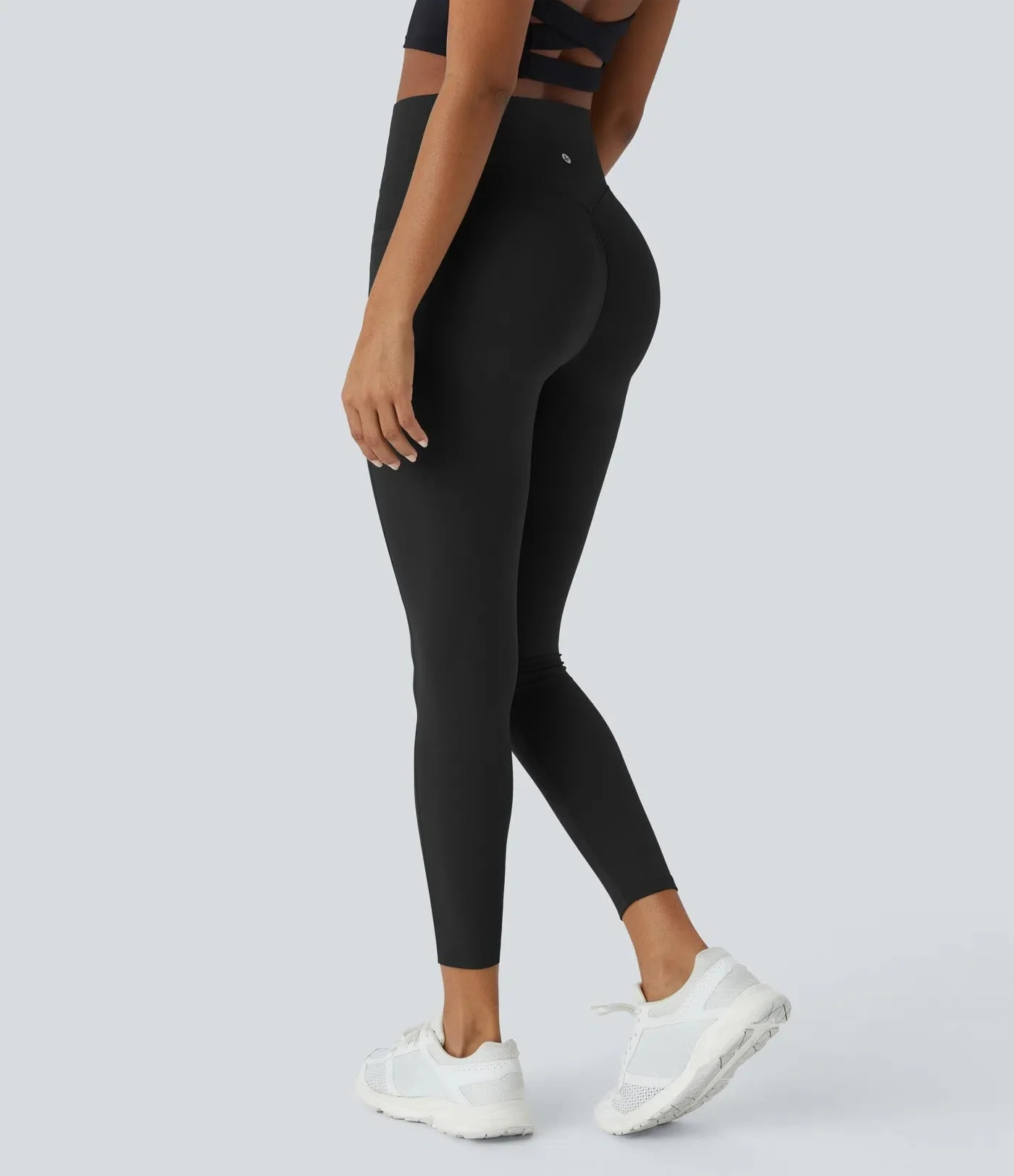 GlowLift Sculpted Leggings – Elegant Fit with Peach Effect