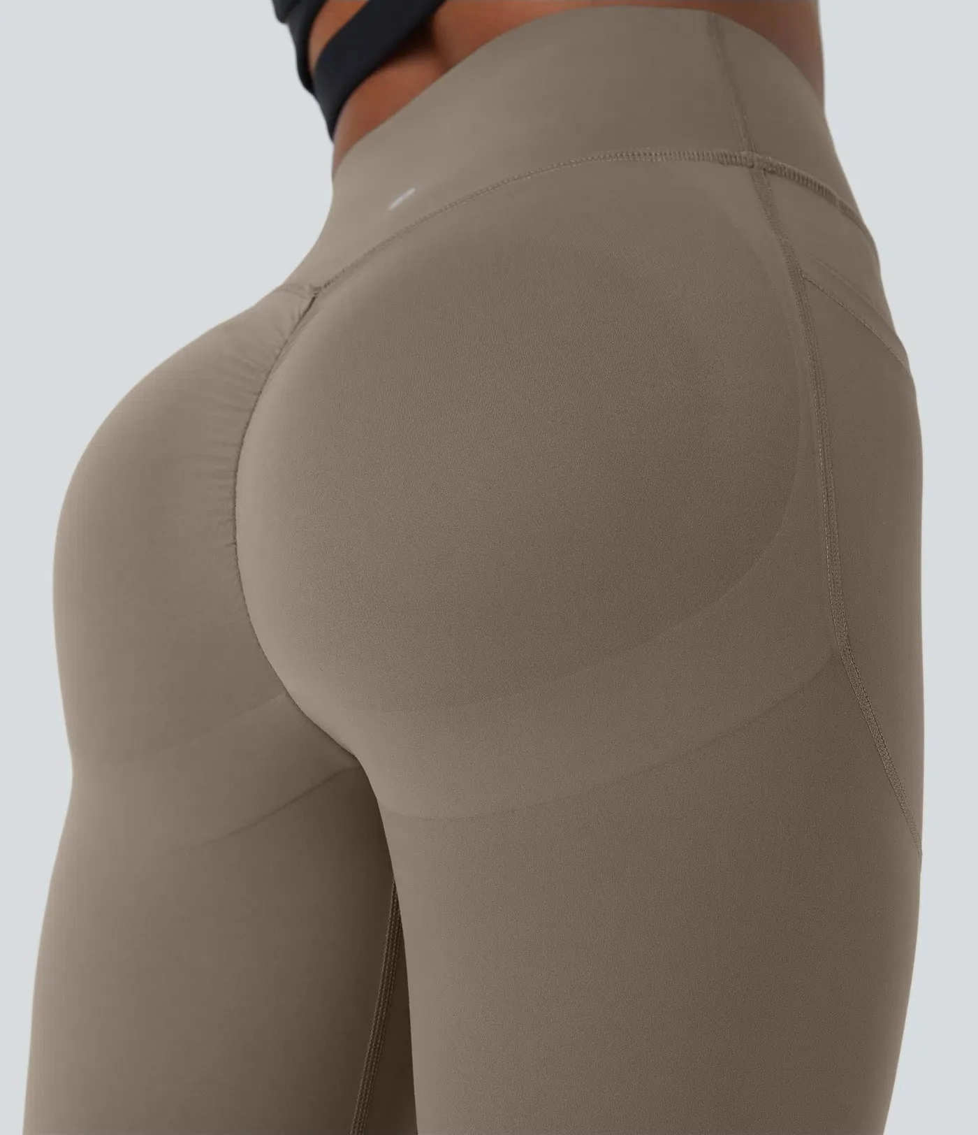 GlowLift Sculpted Leggings – Elegant Fit with Peach Effect