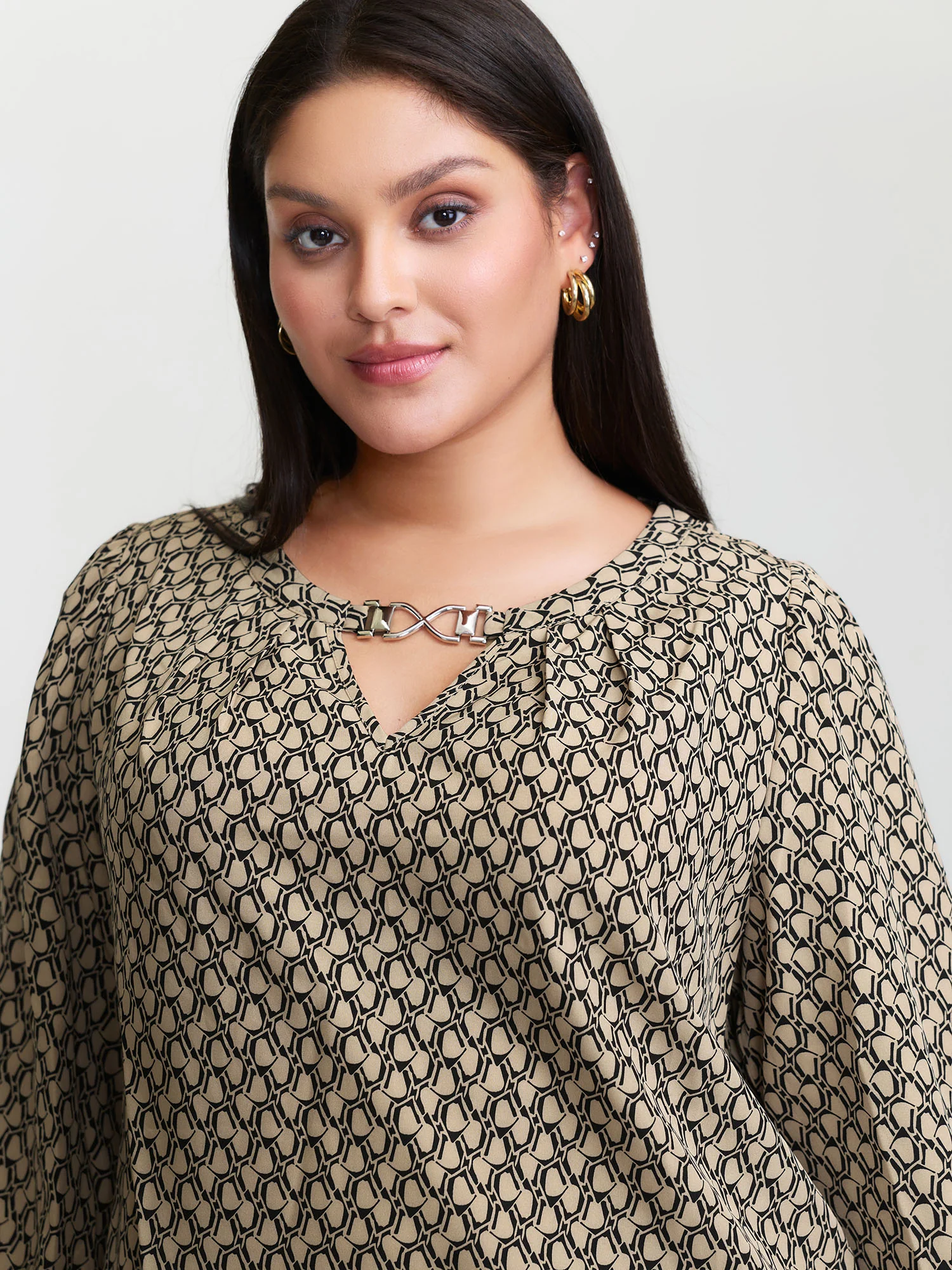 Retro Geometric Print Metallic Detail Blouse