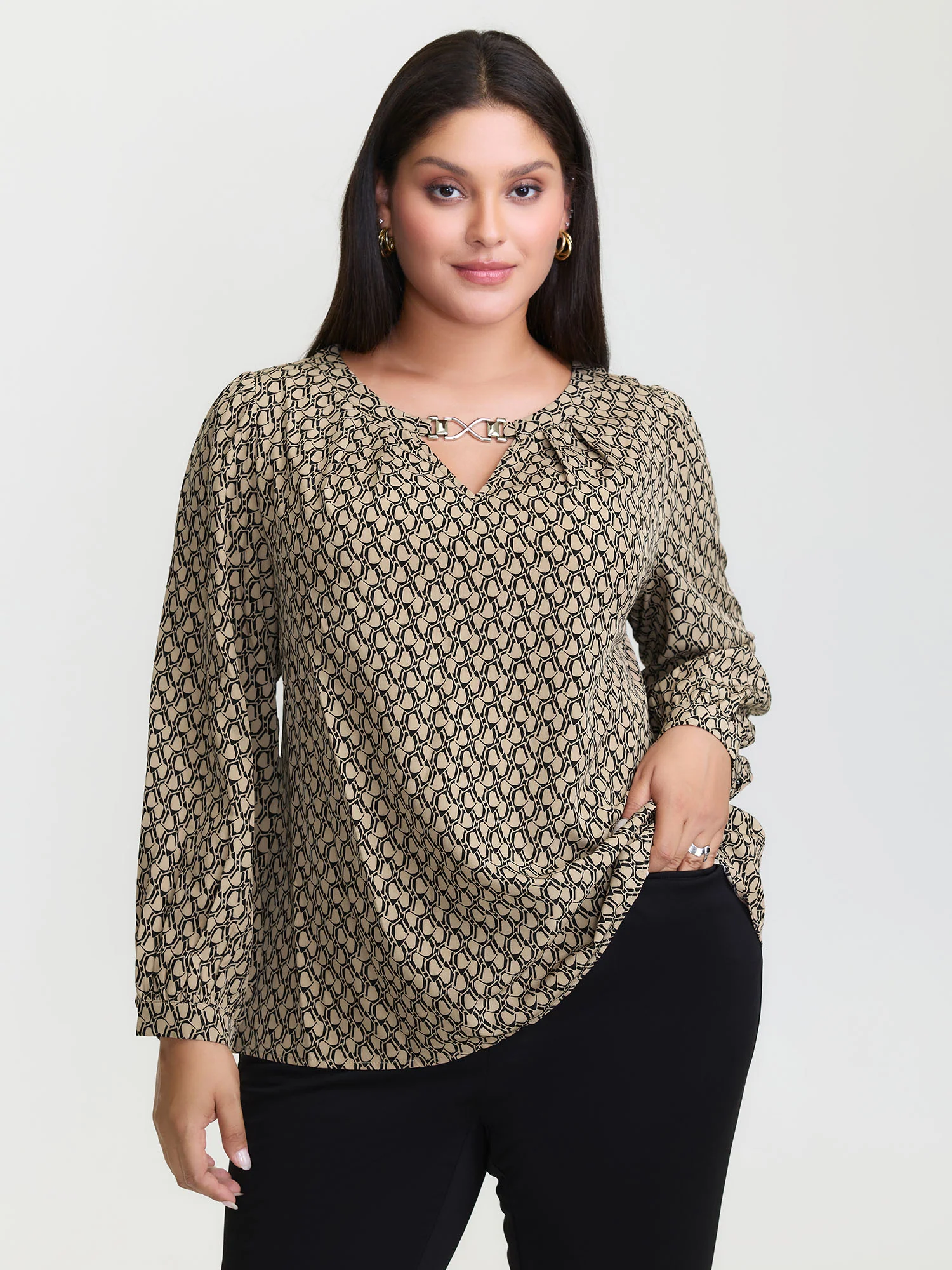 Retro Geometric Print Metallic Detail Blouse
