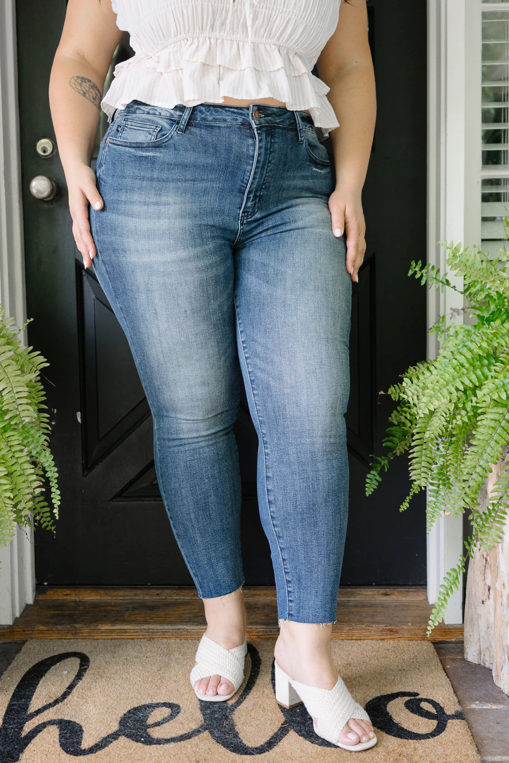 Chase High Rise Raw Hem Relaxed Fit - PLUS