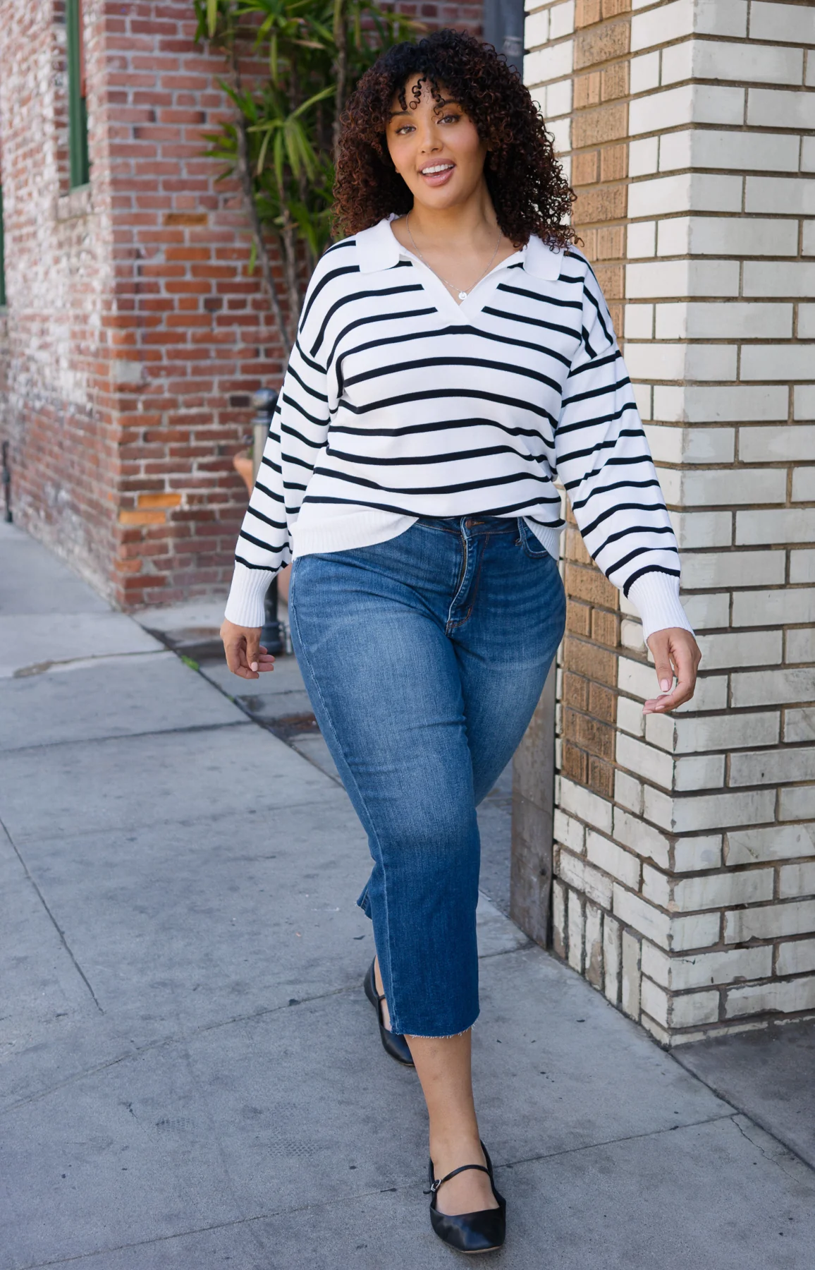 Dolly High Rise Back Pocket Classic Cropped Wide Leg Jeans - PLUS