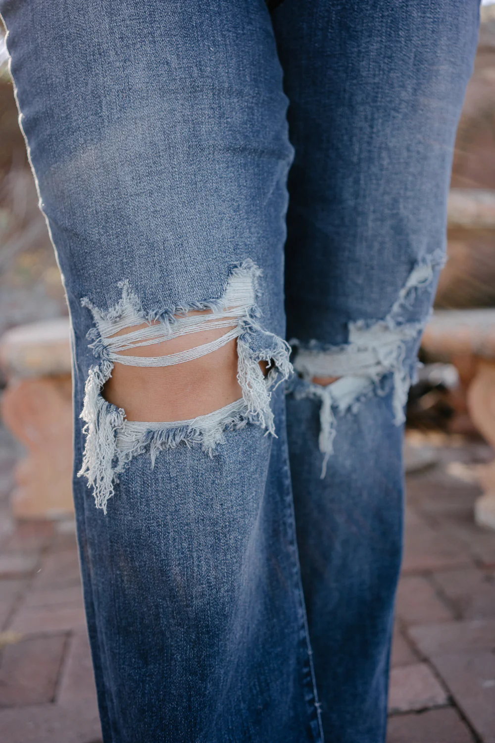 Maddie High Rise 90's Distressed Knee Straight Fit - PLUS