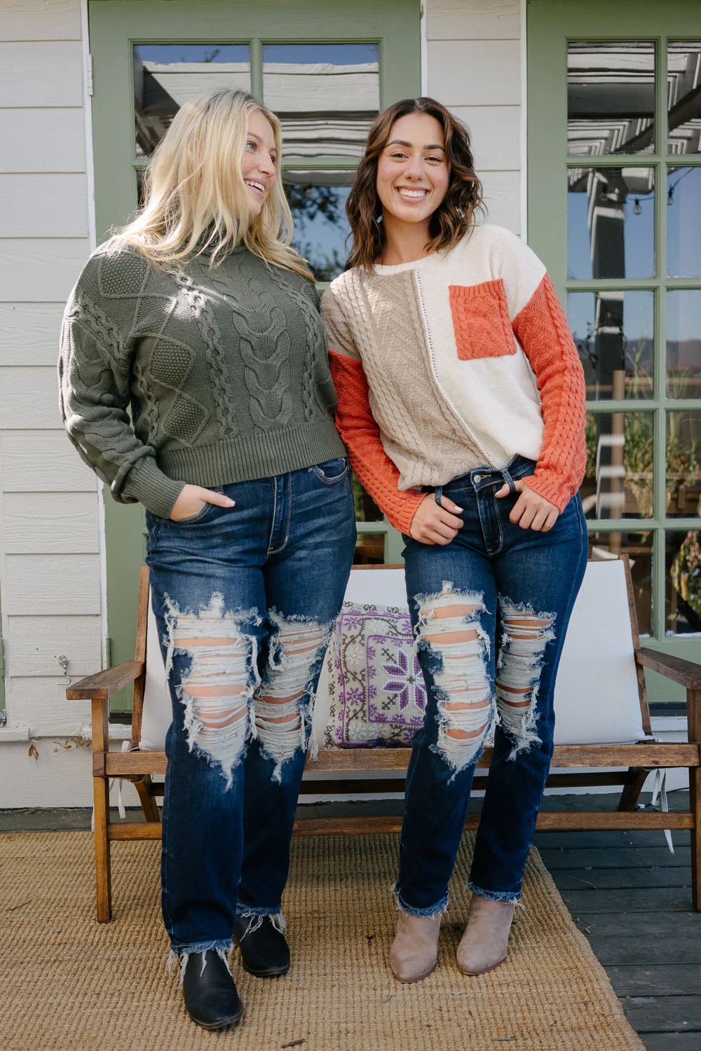 Lisse Mid Rise Ripped Straight Fit Jeans - PLUS