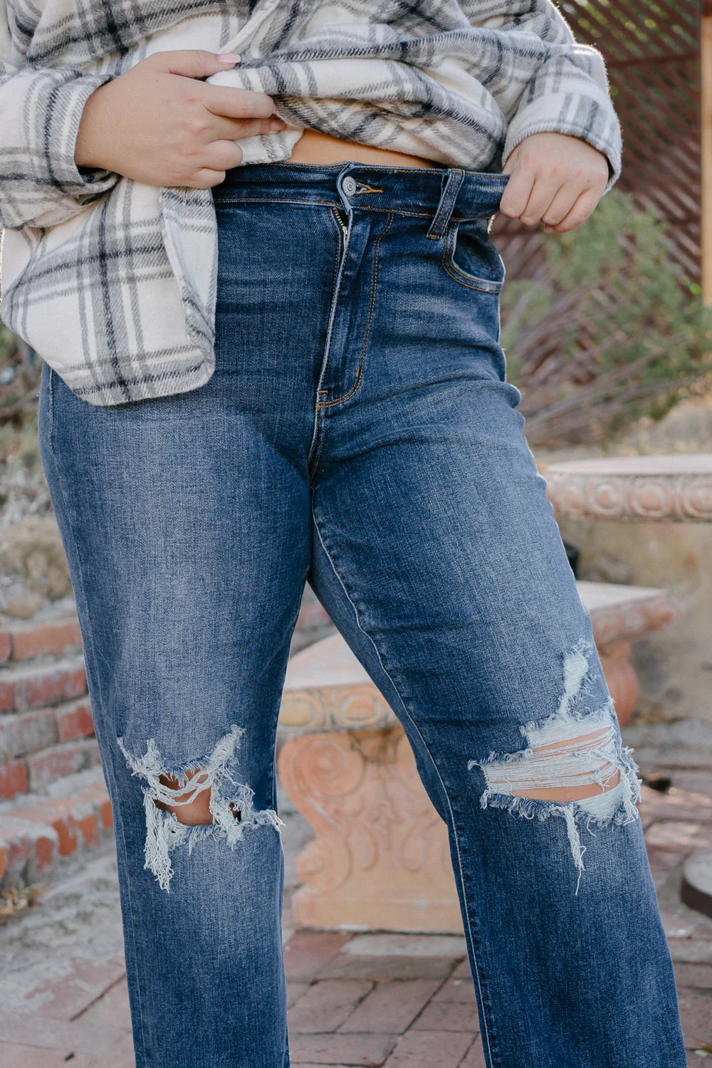 Maddie High Rise 90's Distressed Knee Straight Fit - PLUS