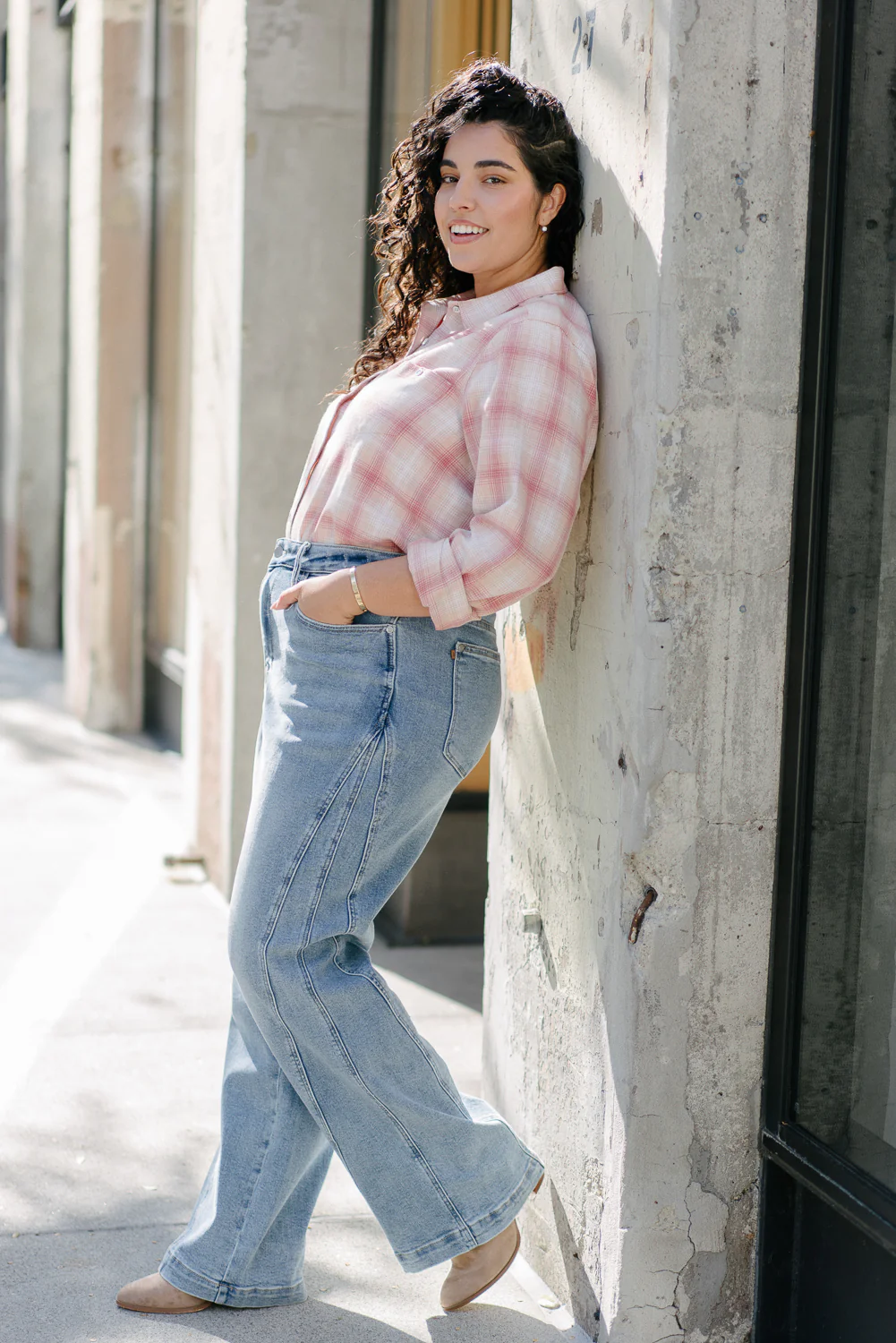 Ciara High Rise Retro Wide Leg Jeans - PLUS