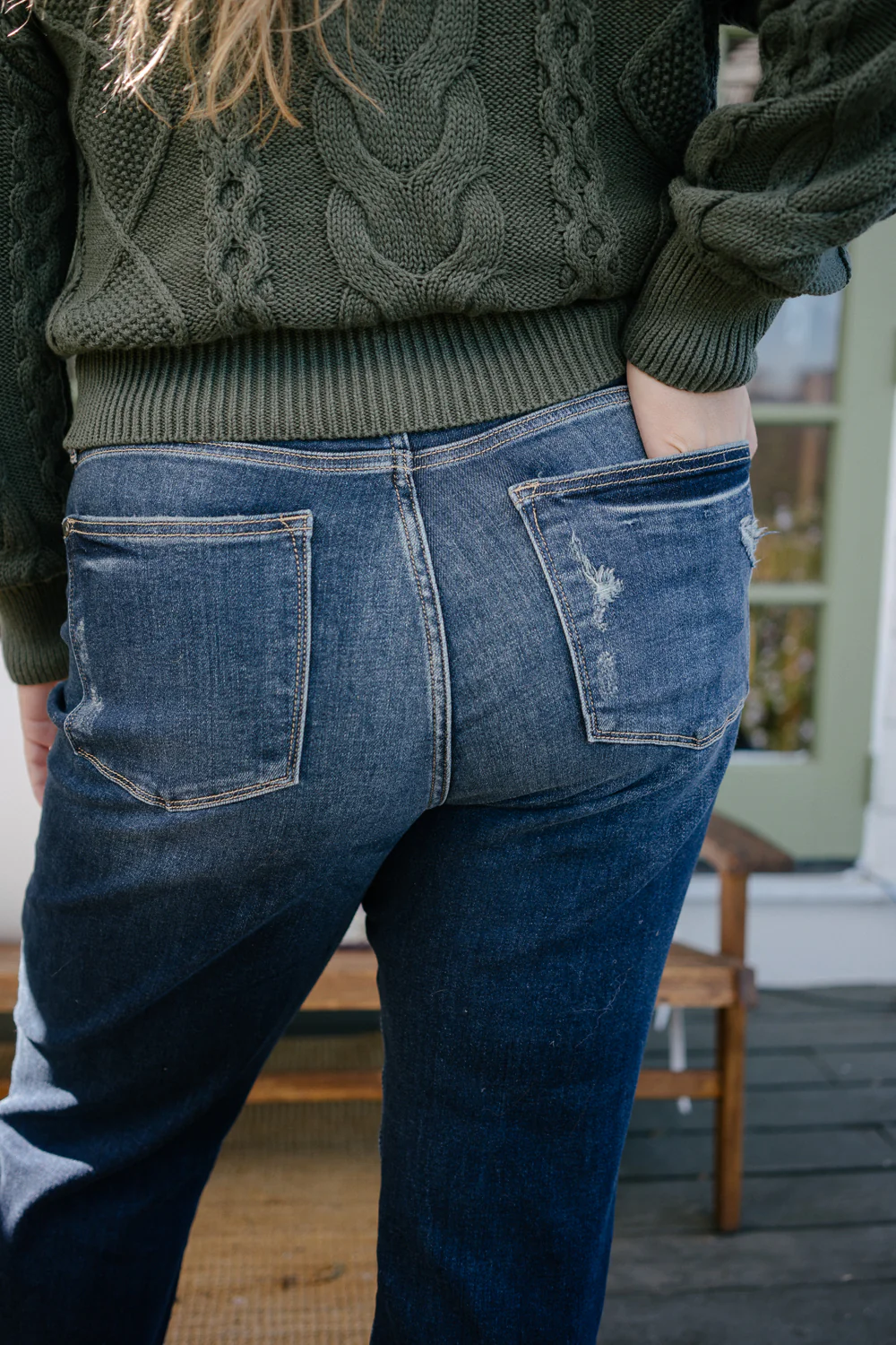 Lisse Mid Rise Ripped Straight Fit Jeans - PLUS