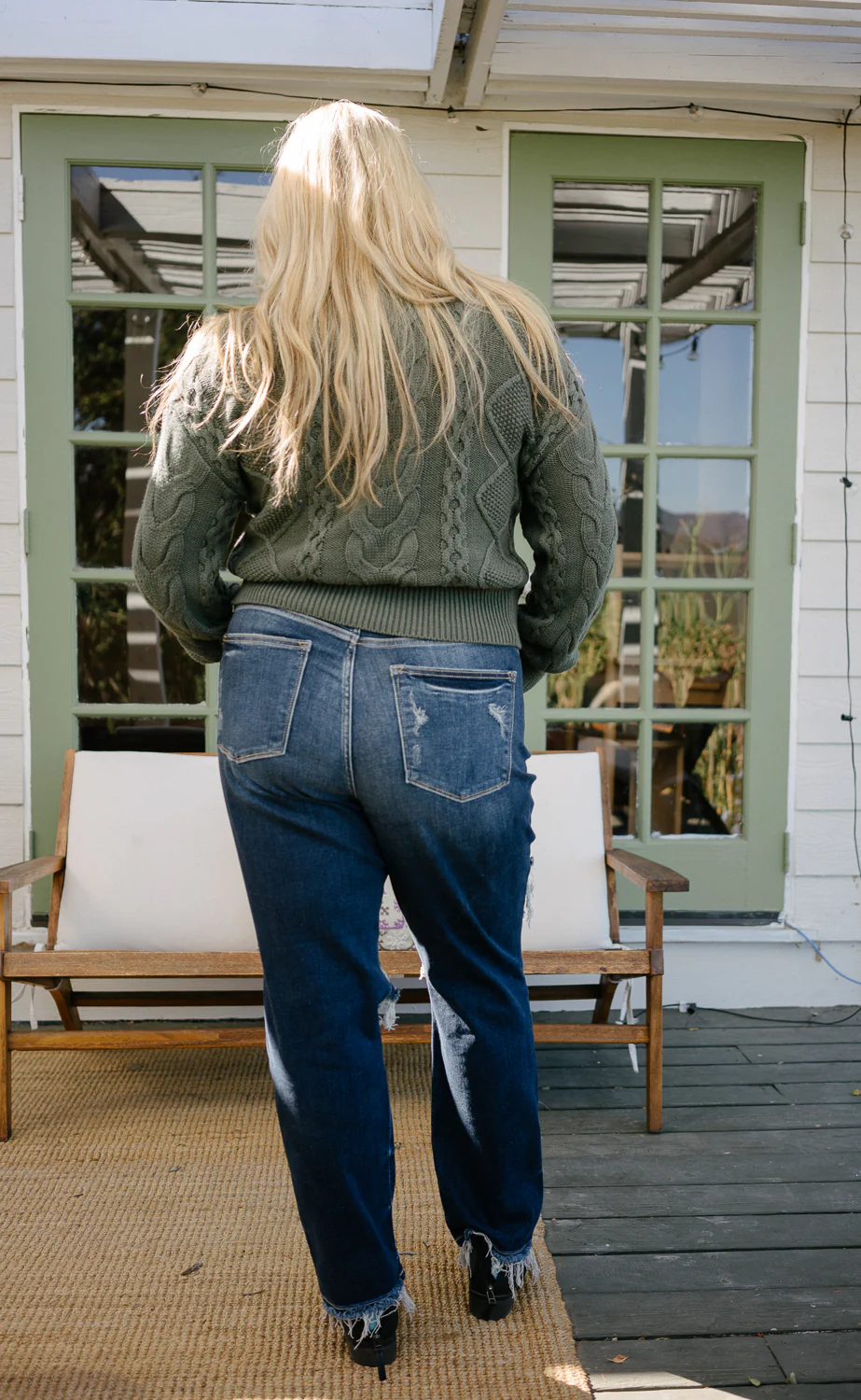 Lisse Mid Rise Ripped Straight Fit Jeans - PLUS