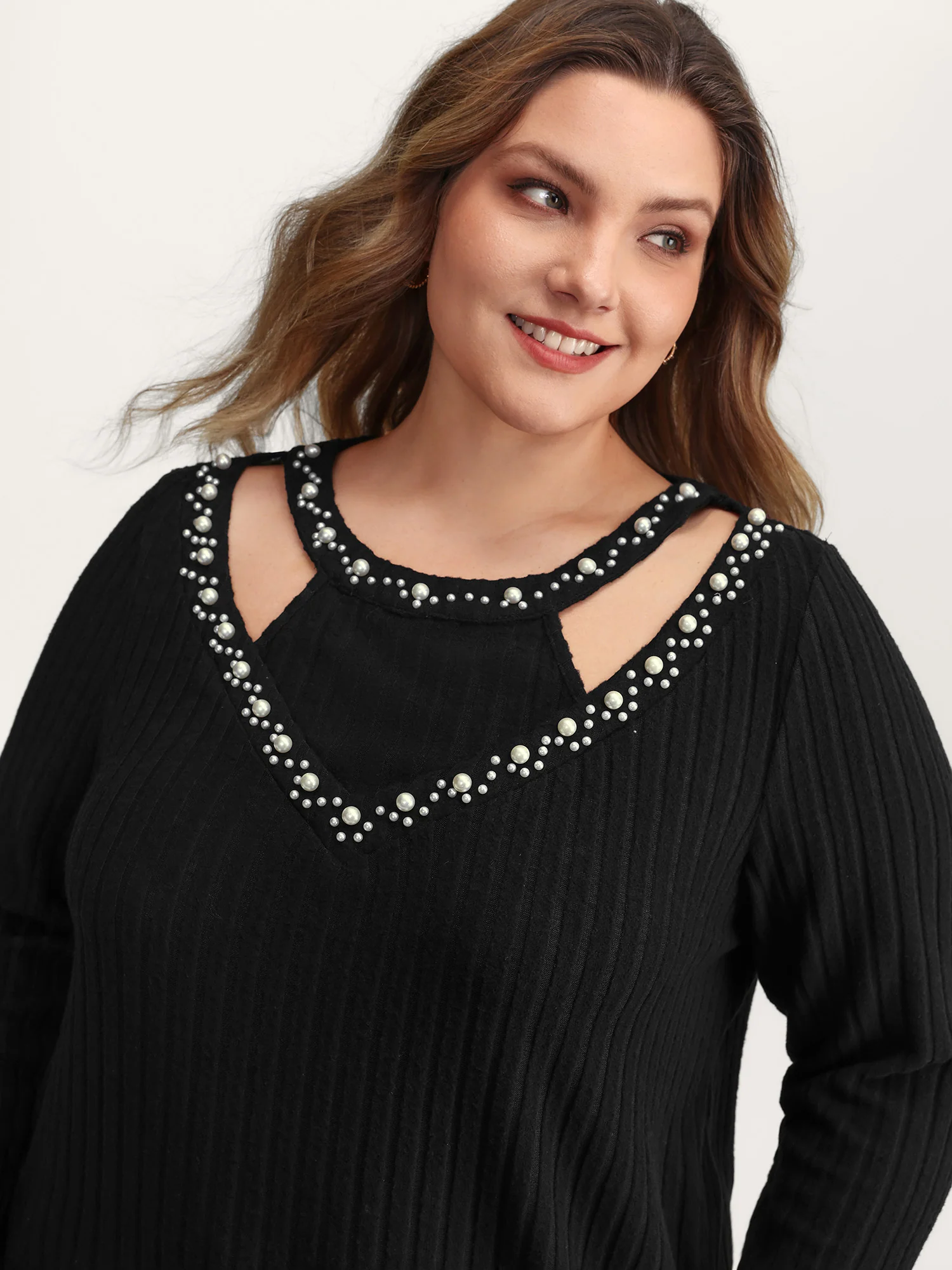 Bubble Beads Neck Cut-Out T-Shirt