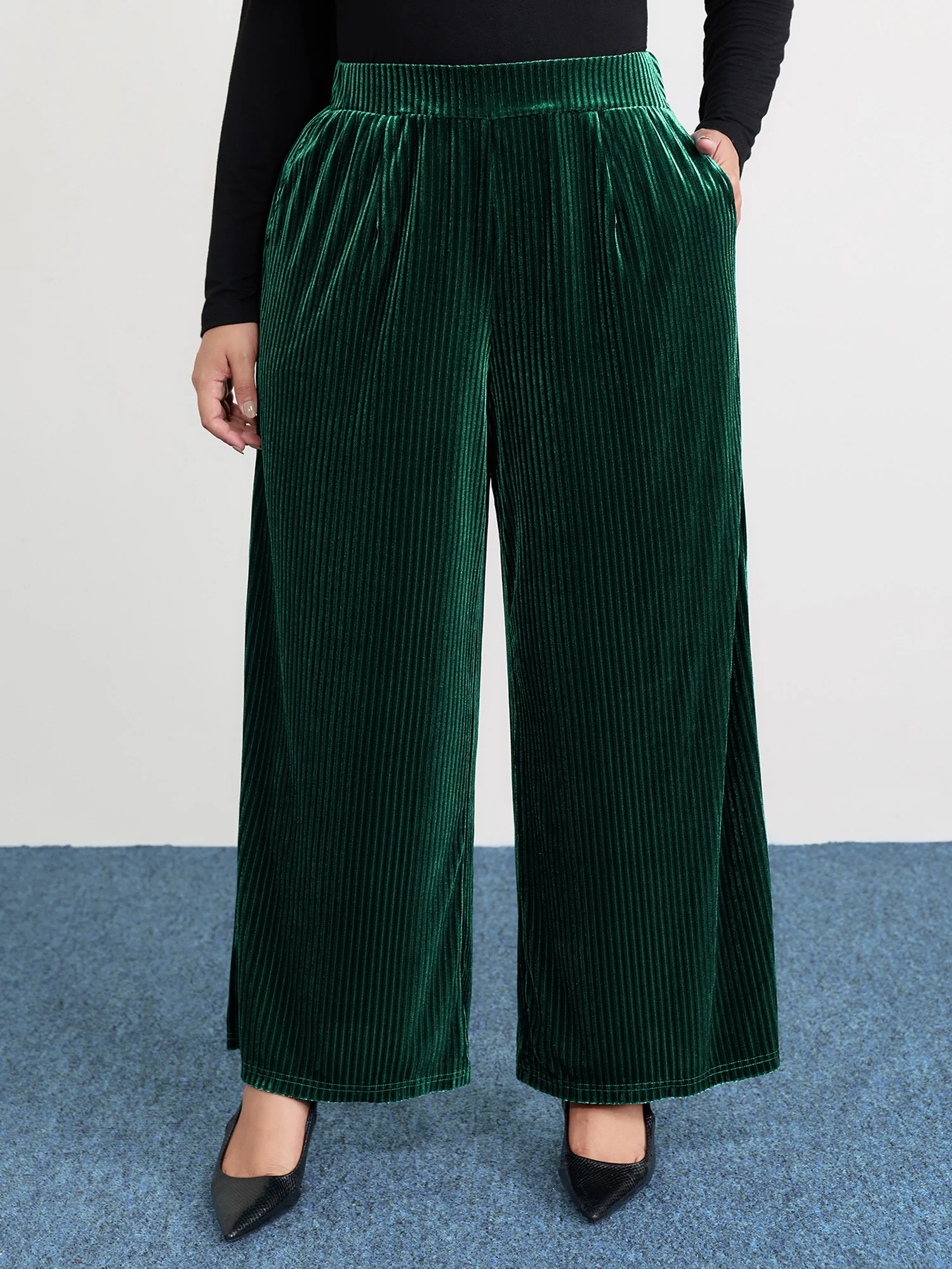 Textured Wide-Leg Flowy Pants