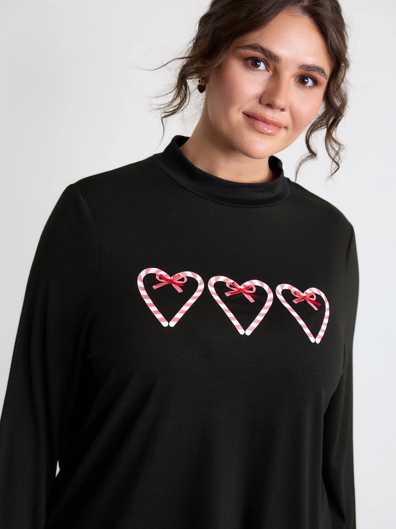 Stretchy Hearts Print Mock Neck T-Shirt