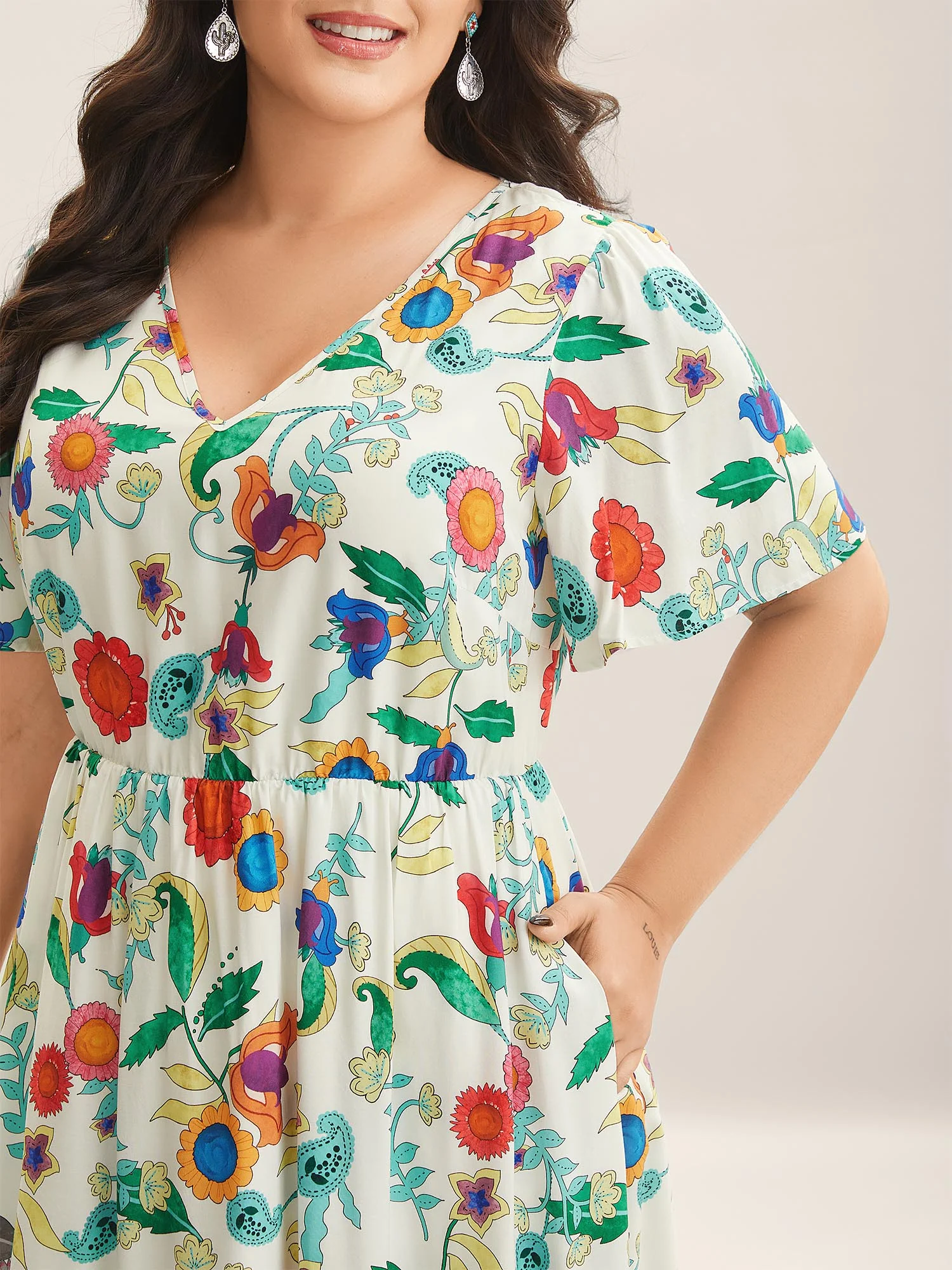 Sunkissed Floral V-Neck Pockets Midi Dress