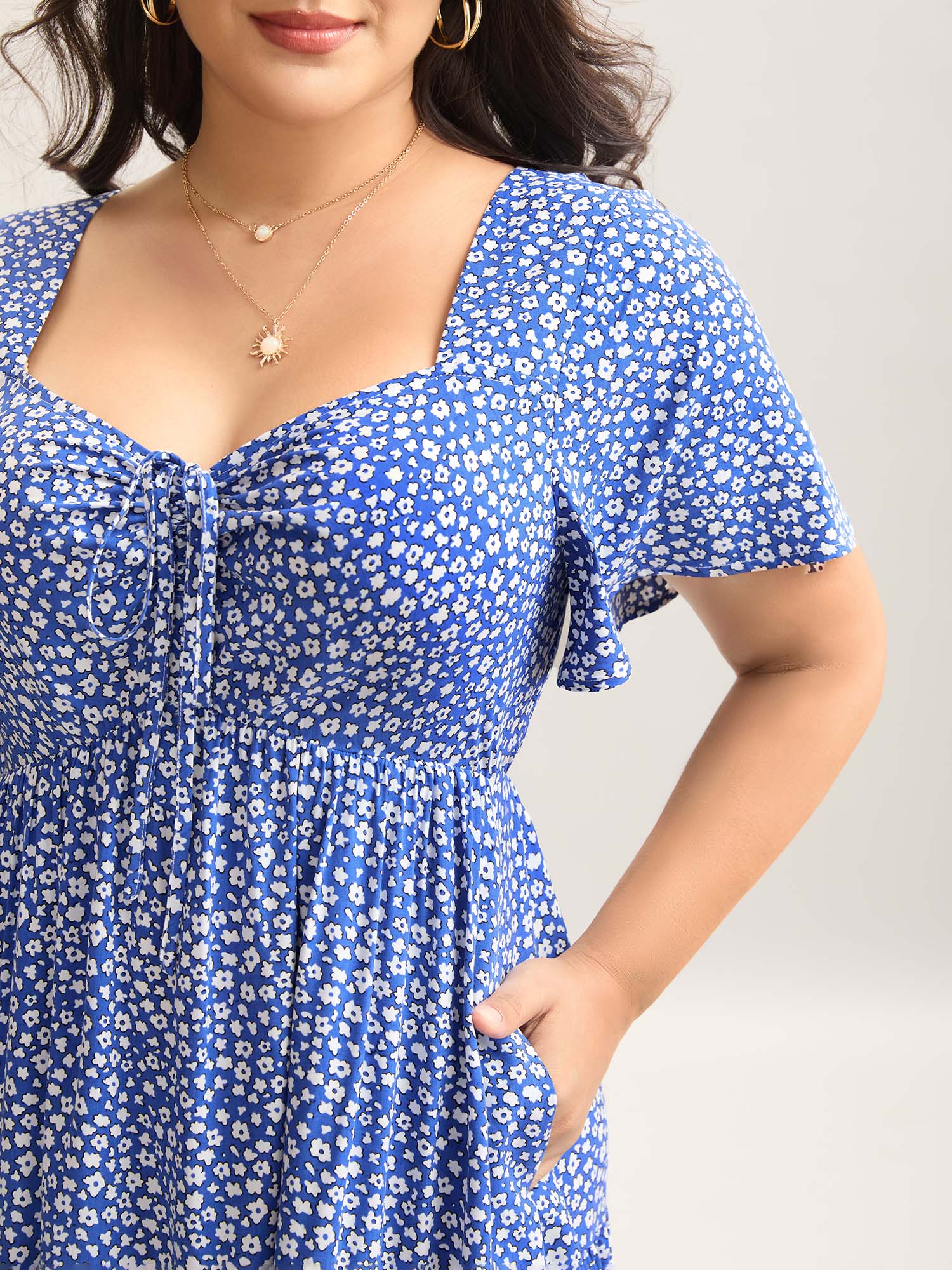 Ditsy Floral Sweetheart Drawstring Pocket Tiered Dress