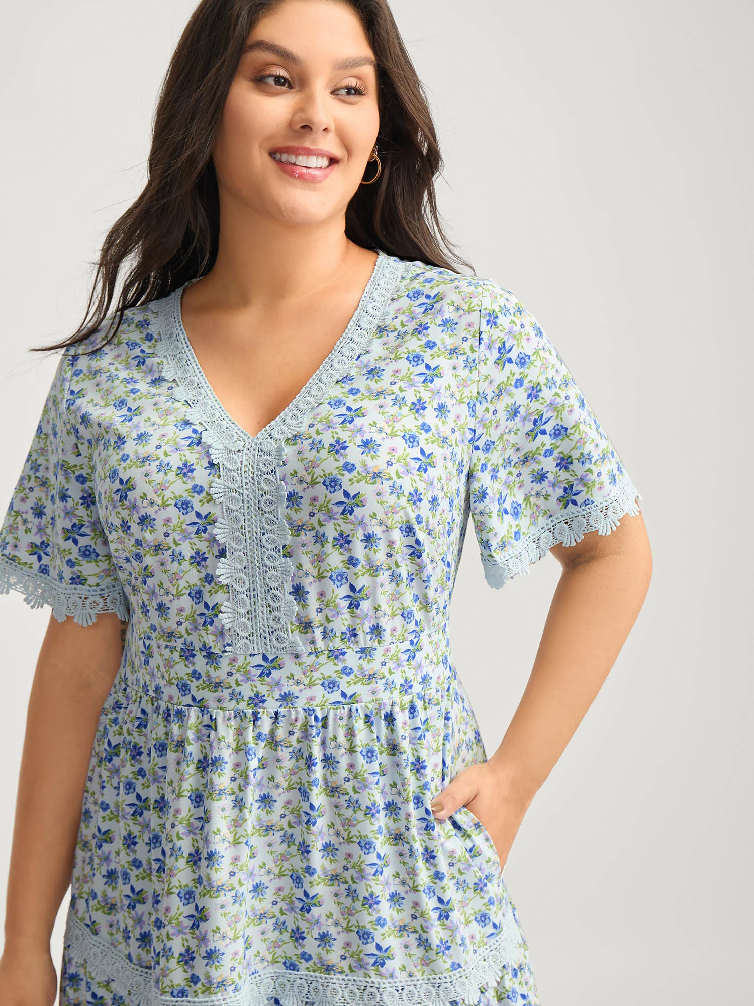 Floral Print Lace Tiered Midi Dress