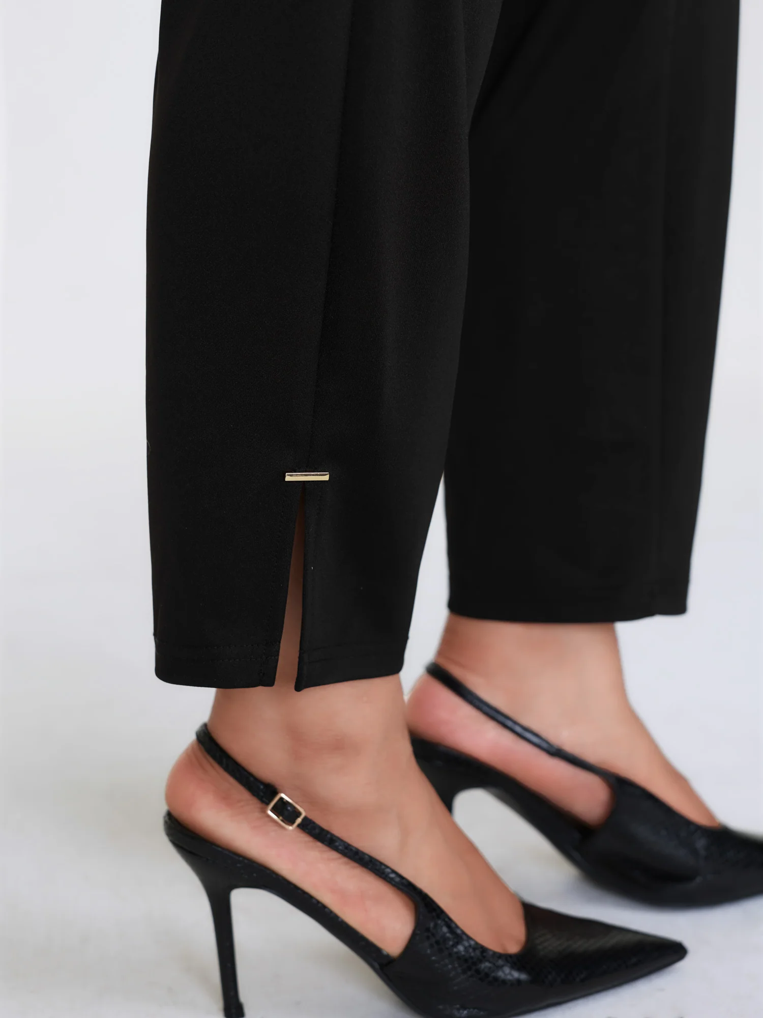 Slit Metal Detail Skinny-Fit Pants
