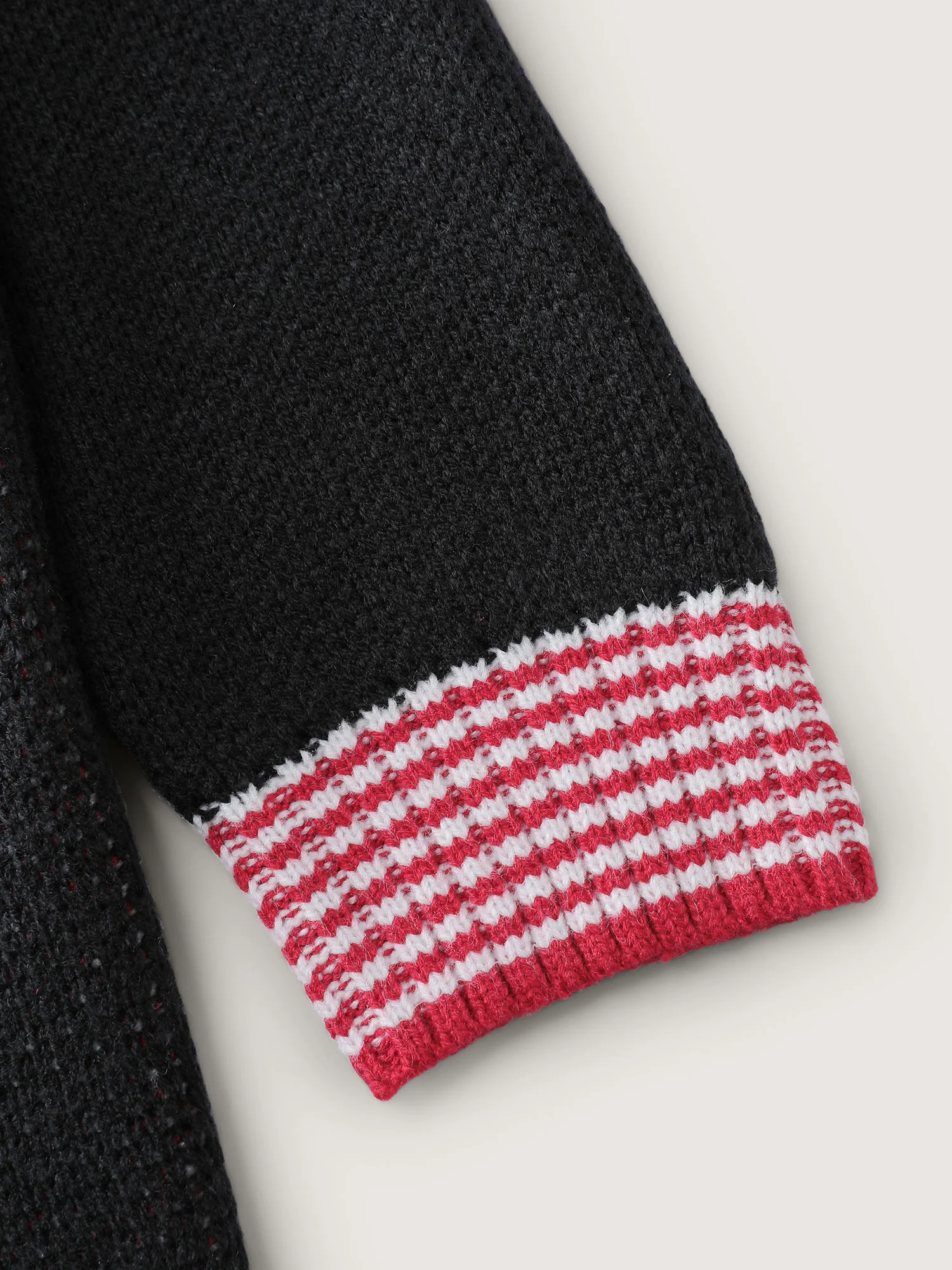 Holiday Elf Pattern Color Contrast Pullover