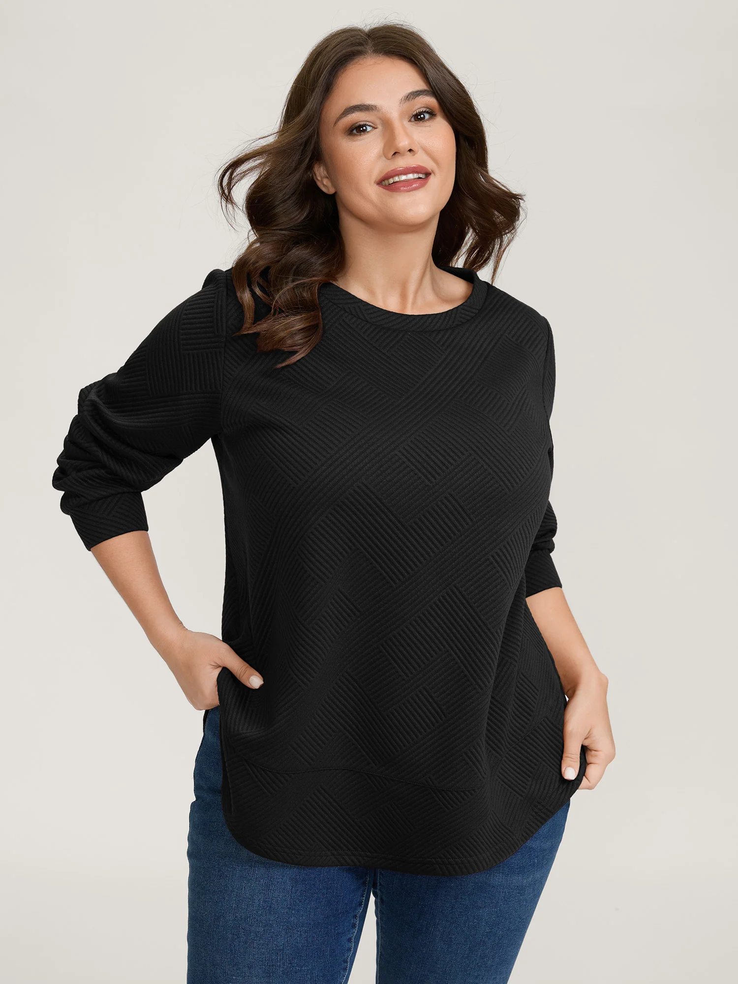 Textured Curvy Hem Round Neck Sweatshirt