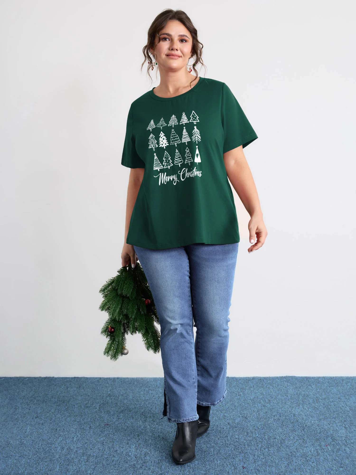 Cozy Christmas Print Round Neck T-Shirt