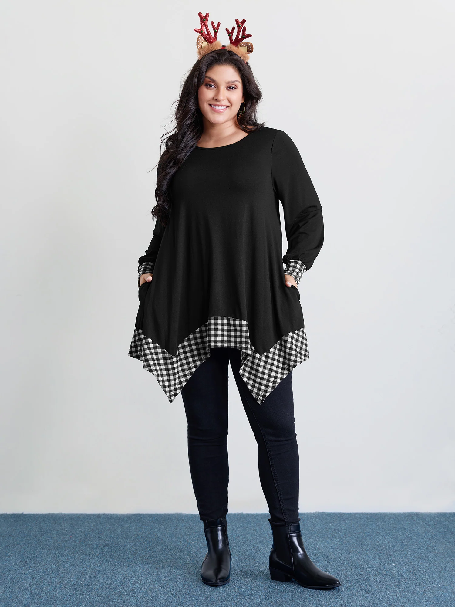 Stretchy Checkered Asymmetrical Hem T-Shirt