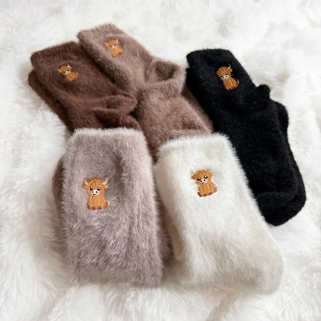 💕Warm Winter Sale 49% Off🐮5 Pairs Fuzzy Highland Cow Socks