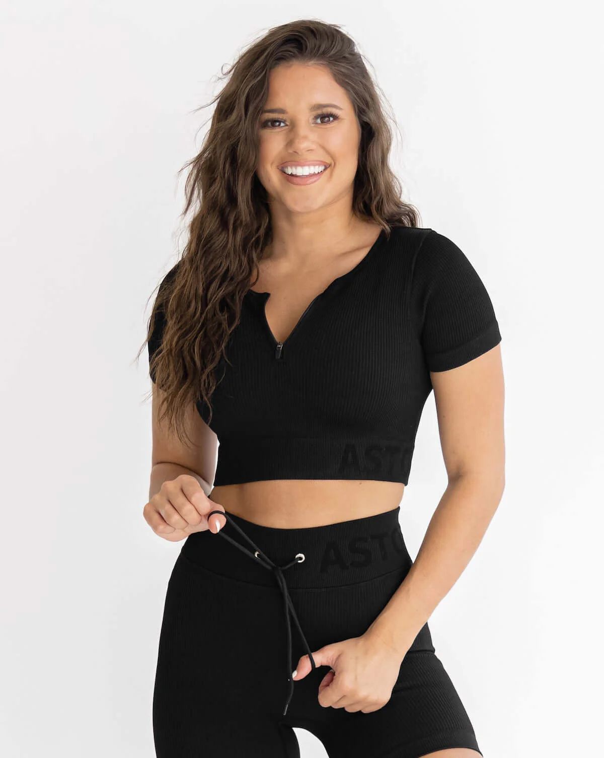 Astoria Seamless Ribbed Series Zip Quarter-Sleeve Crop - Black