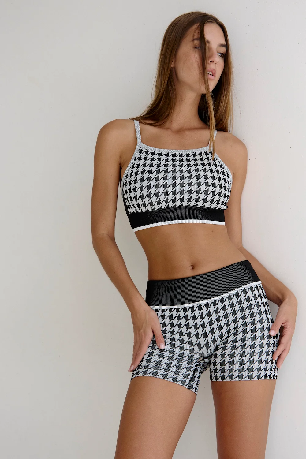 Astoria Seamless Knit Sports Bra - Black/Grey Houndstooth