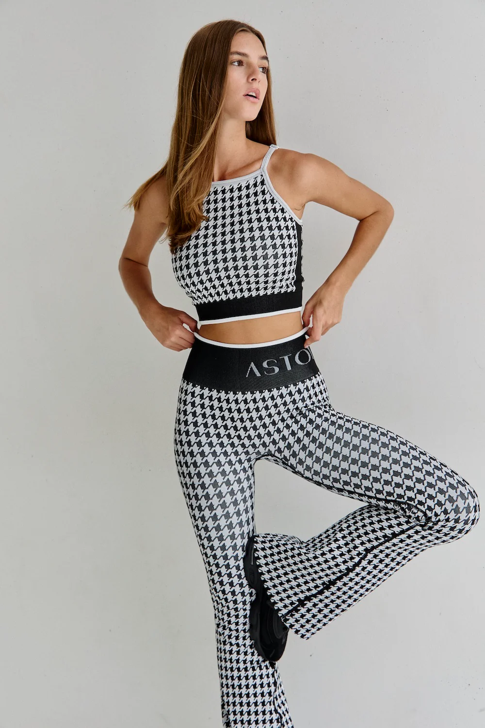 Astoria Seamless Knit Flare - Black/Grey Houndstooth