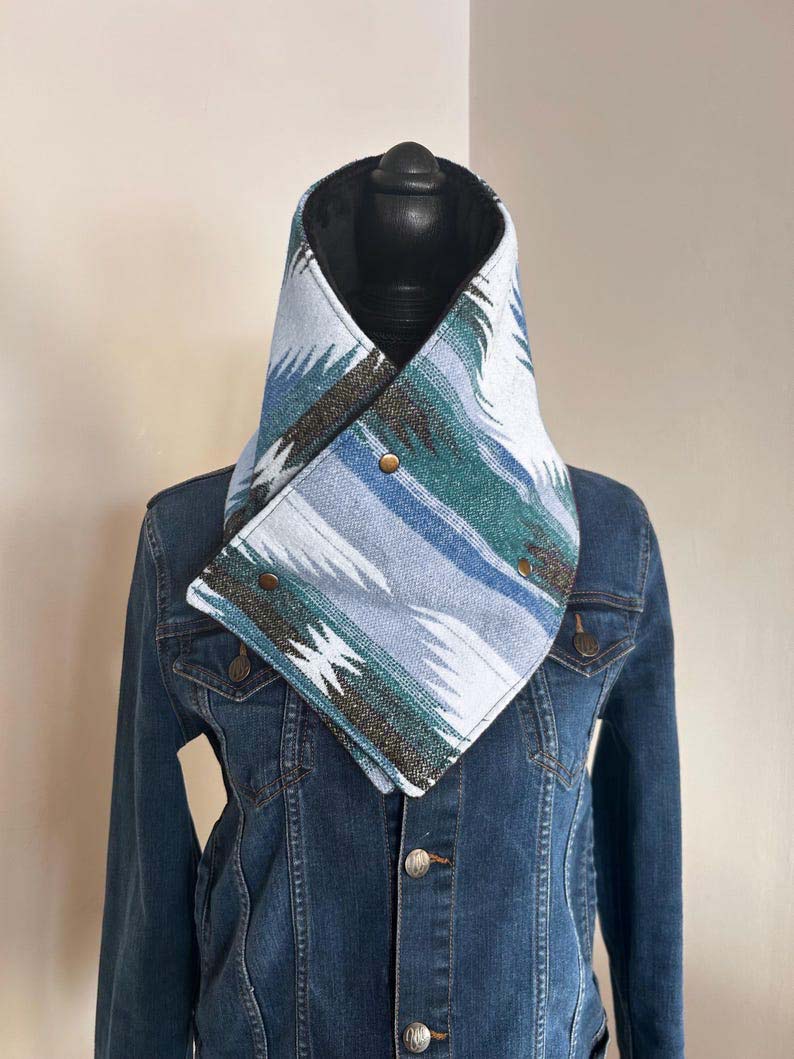 Western Aztec Warm Neck Hood - Multicolor