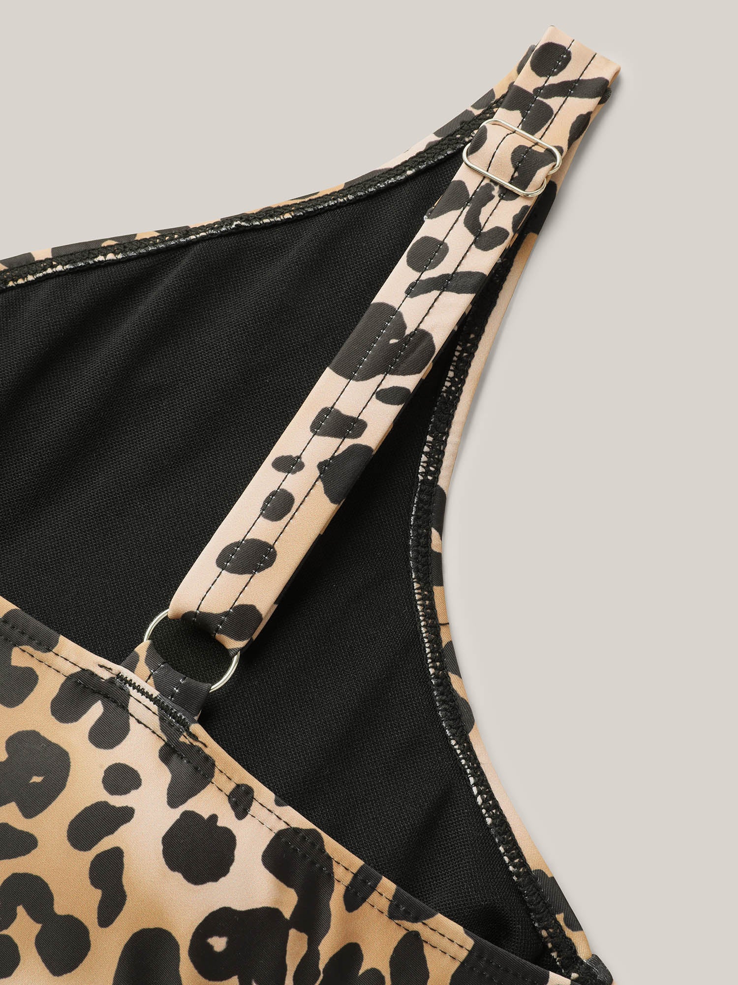 Leopard Print Slim-Fit One-Piece Swimsuit